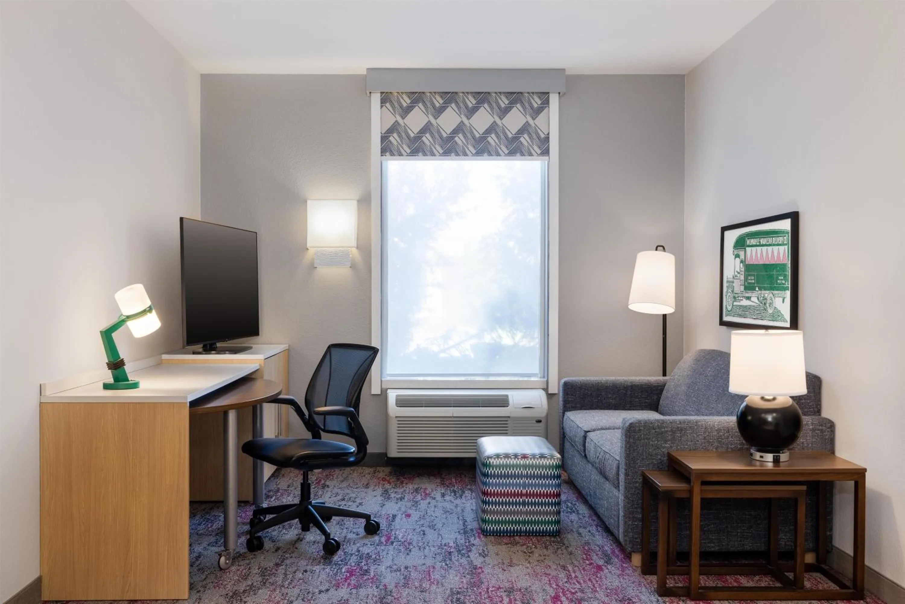 Living room in Home2 Suites by Hilton Milwaukee Brookfield