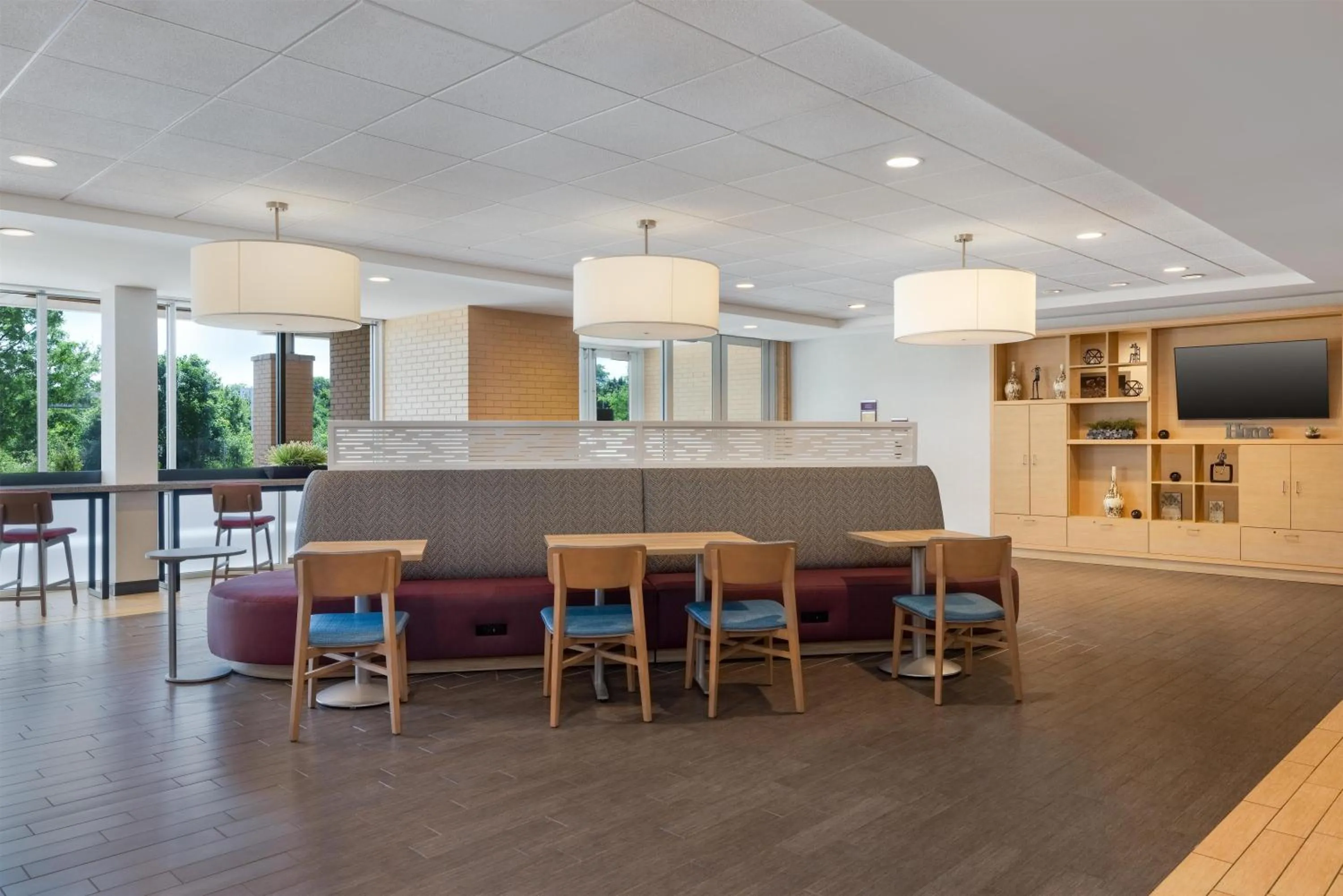 Lobby or reception in Home2 Suites by Hilton Milwaukee Brookfield