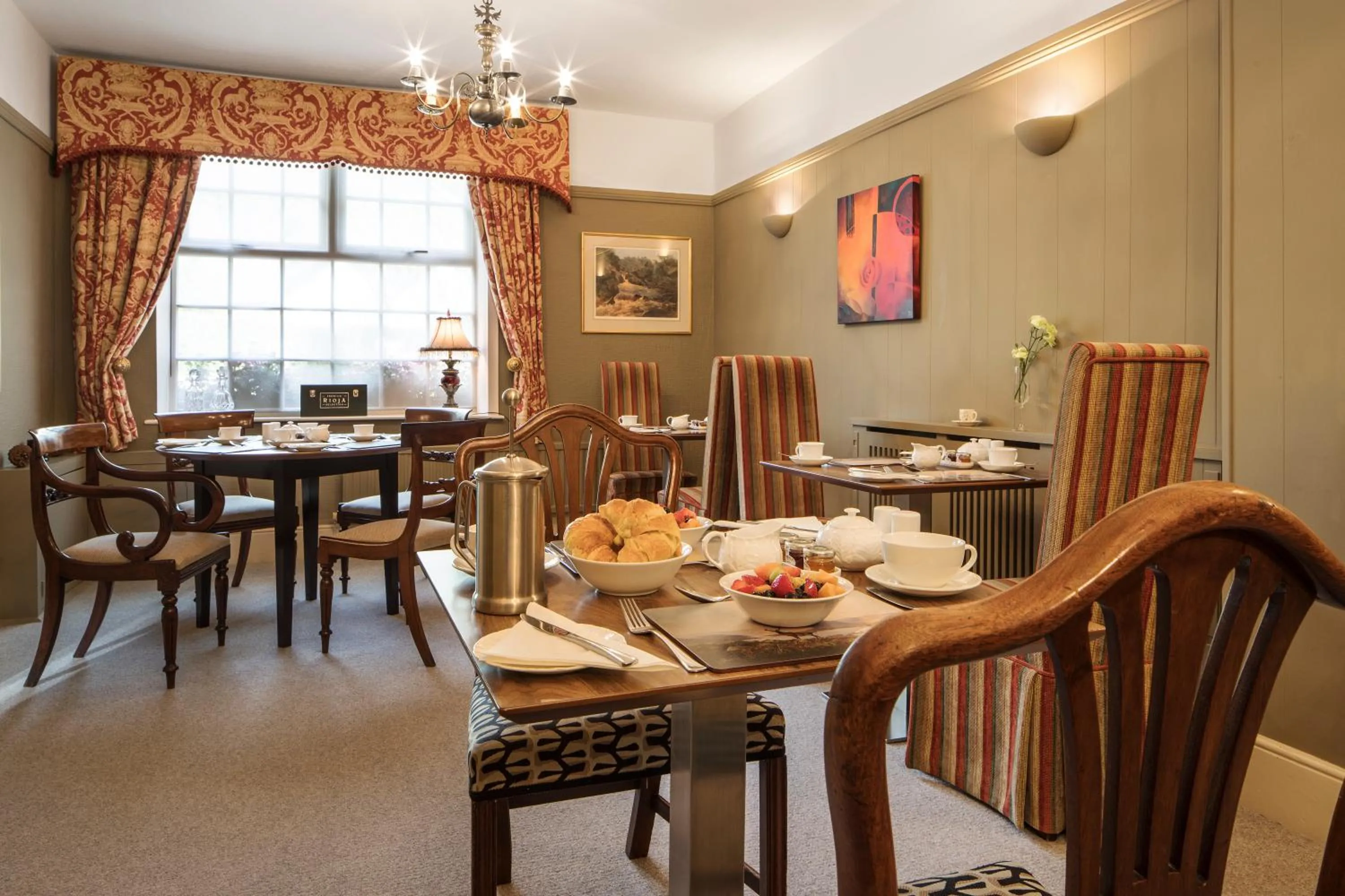 Breakfast in Raise View House