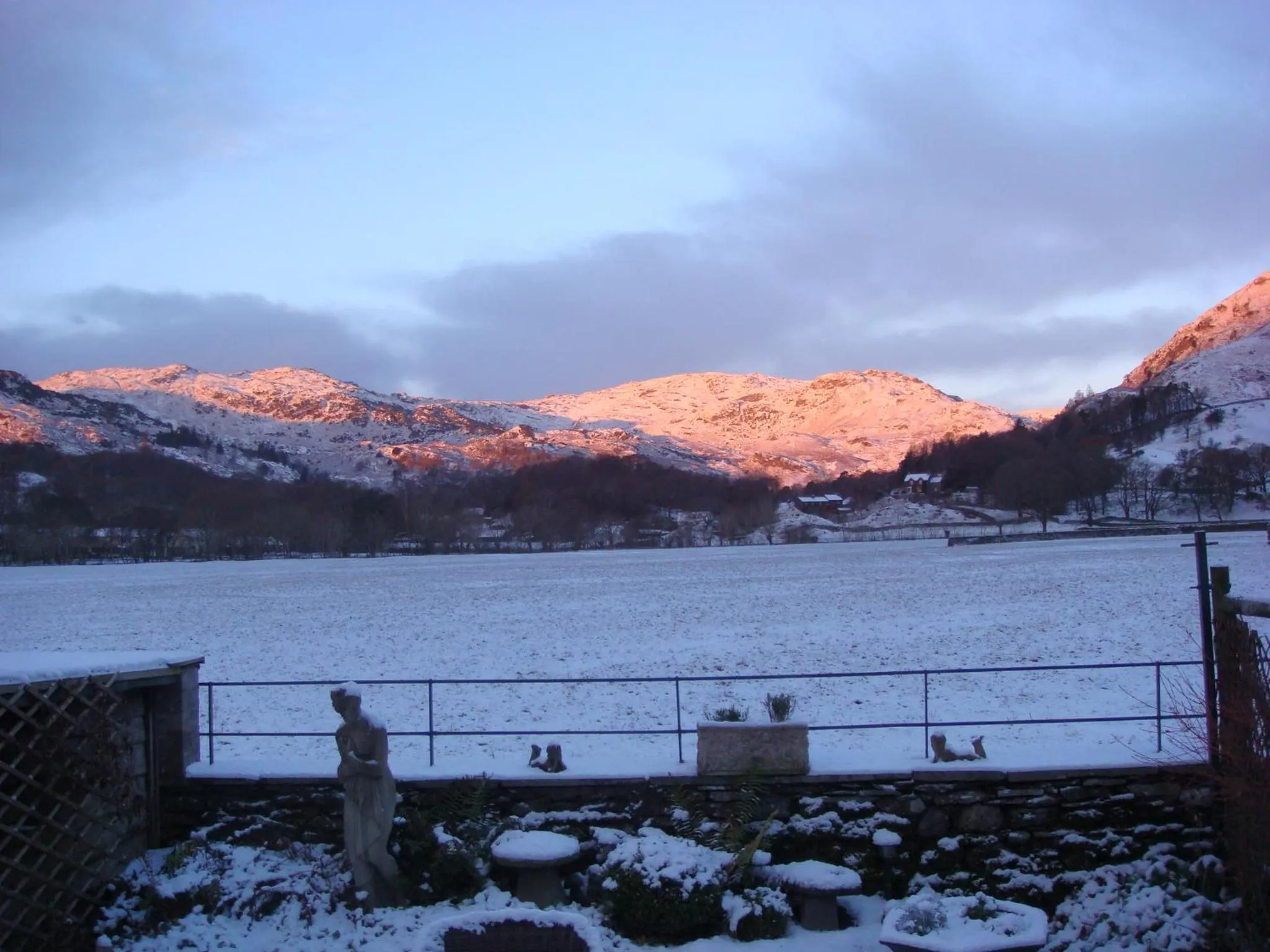 Natural landscape in Raise View House