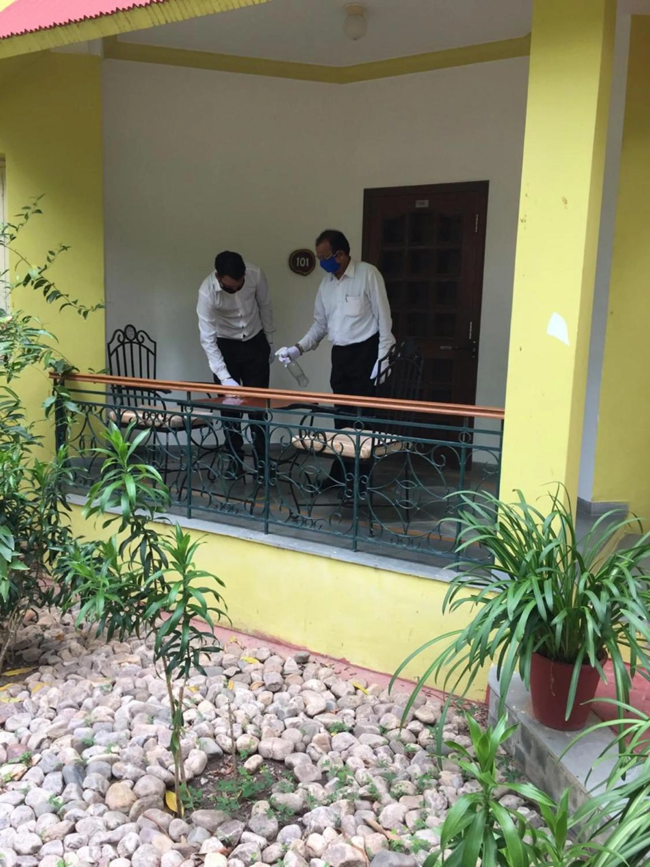 Staff in Amantra Shilpi Resort & Spa Udaipur