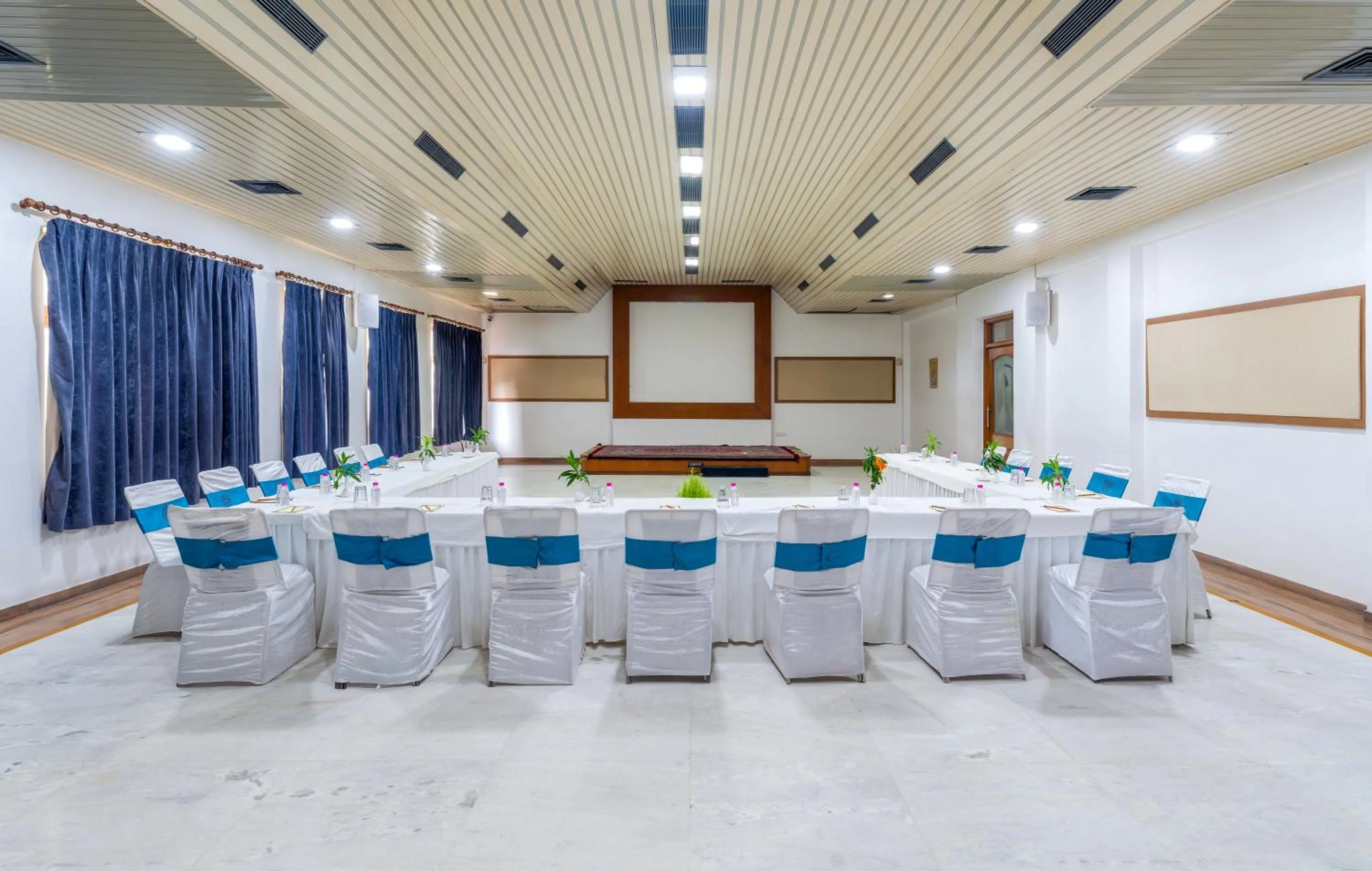 Meeting/conference room in Amantra Shilpi Resort & Spa Udaipur