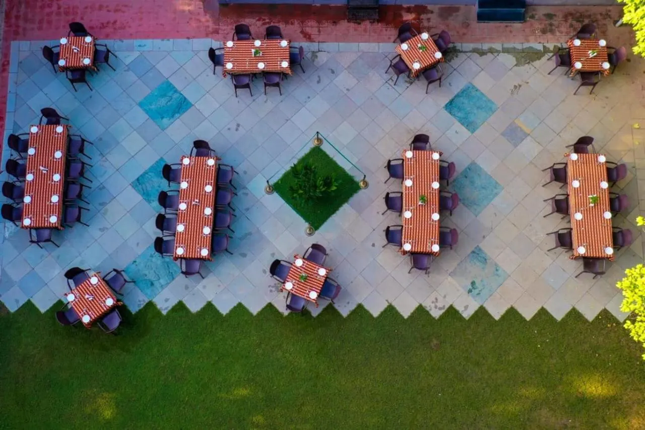 Restaurant/places to eat in Amantra Shilpi Resort & Spa Udaipur