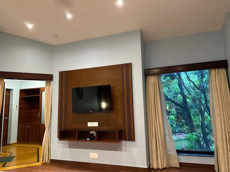 TV and multimedia in Amantra Shilpi Resort & Spa Udaipur