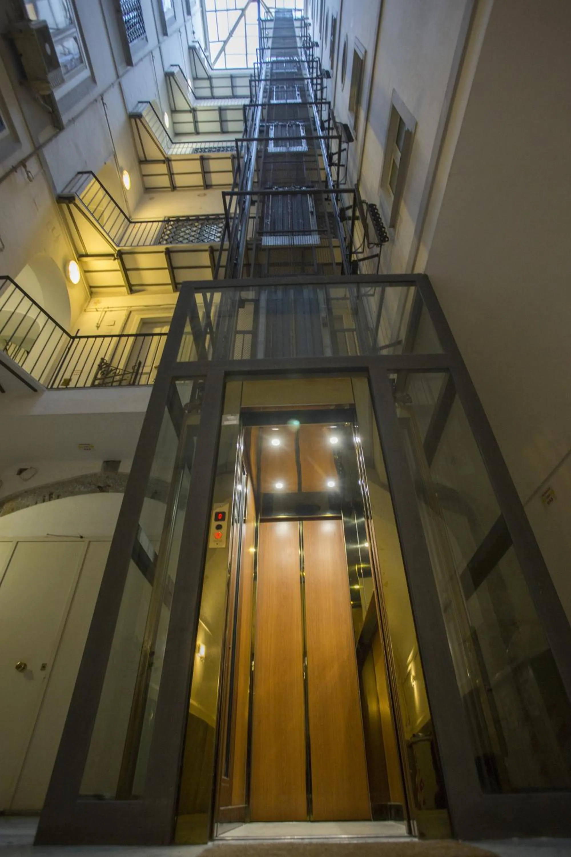 elevator in Napoli Class