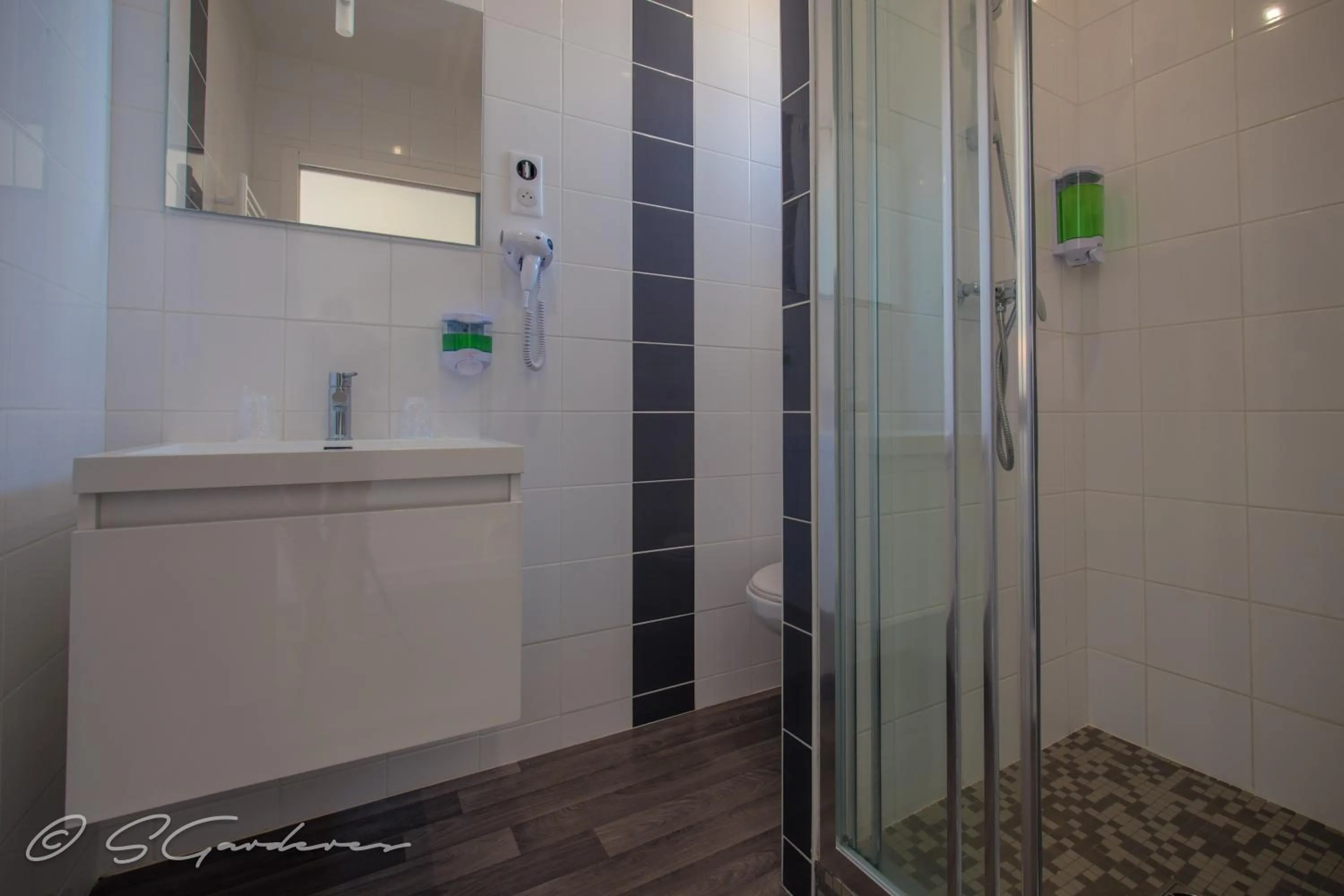 Bathroom in Le Matisse Pau Centre