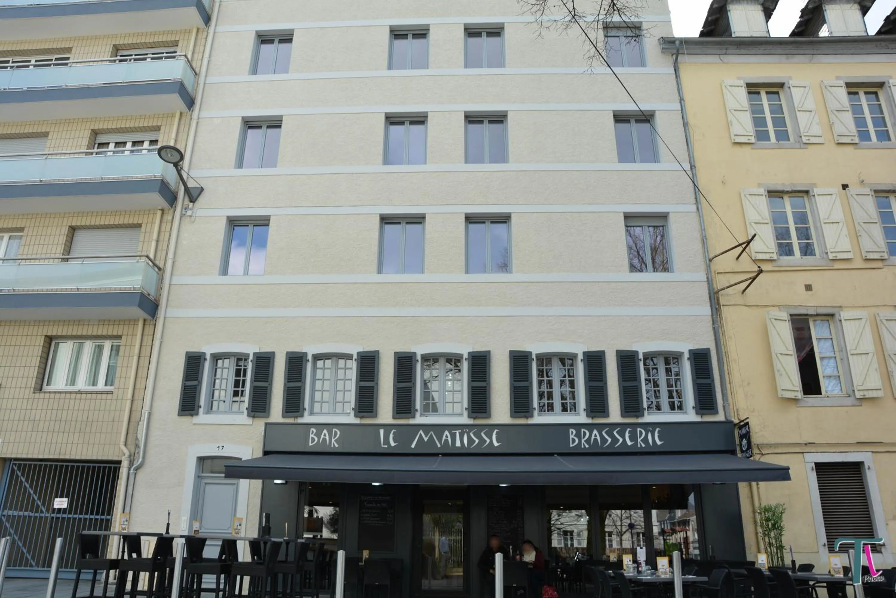 Facade/entrance in Le Matisse Pau Centre