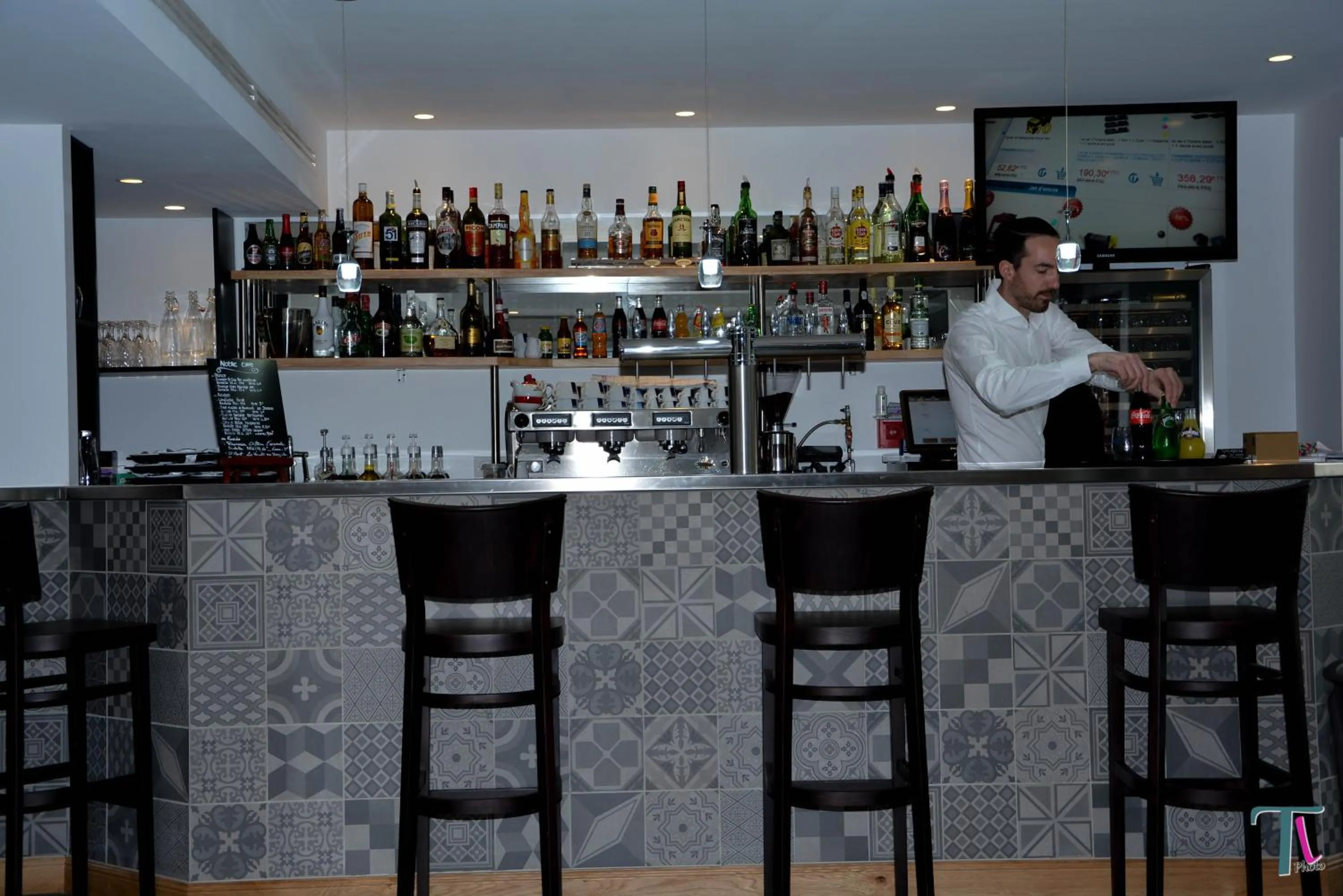 Lounge or bar in Le Matisse Pau Centre