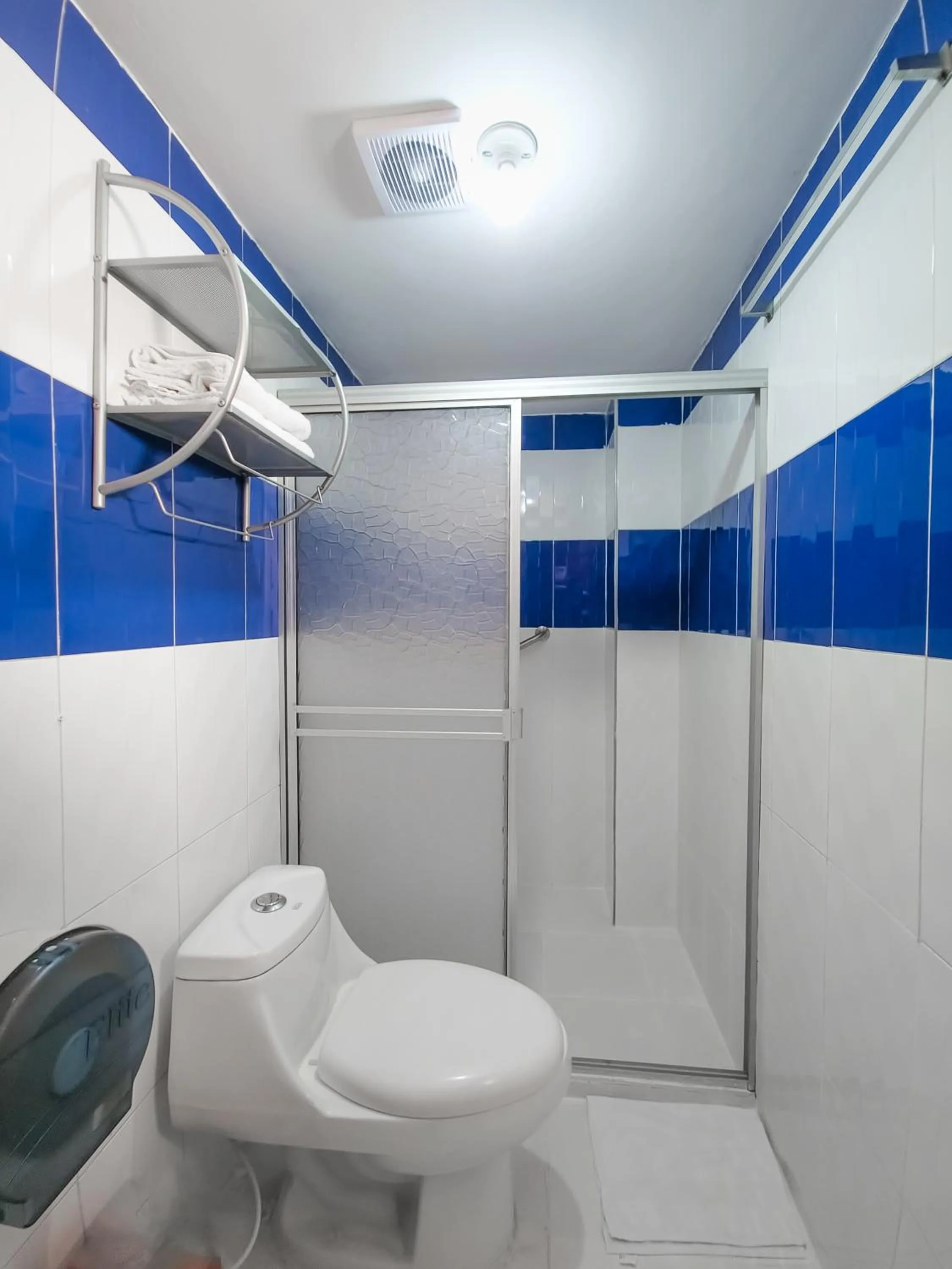 Bathroom in Hotel Avenida 3 Real en el norte de Cali