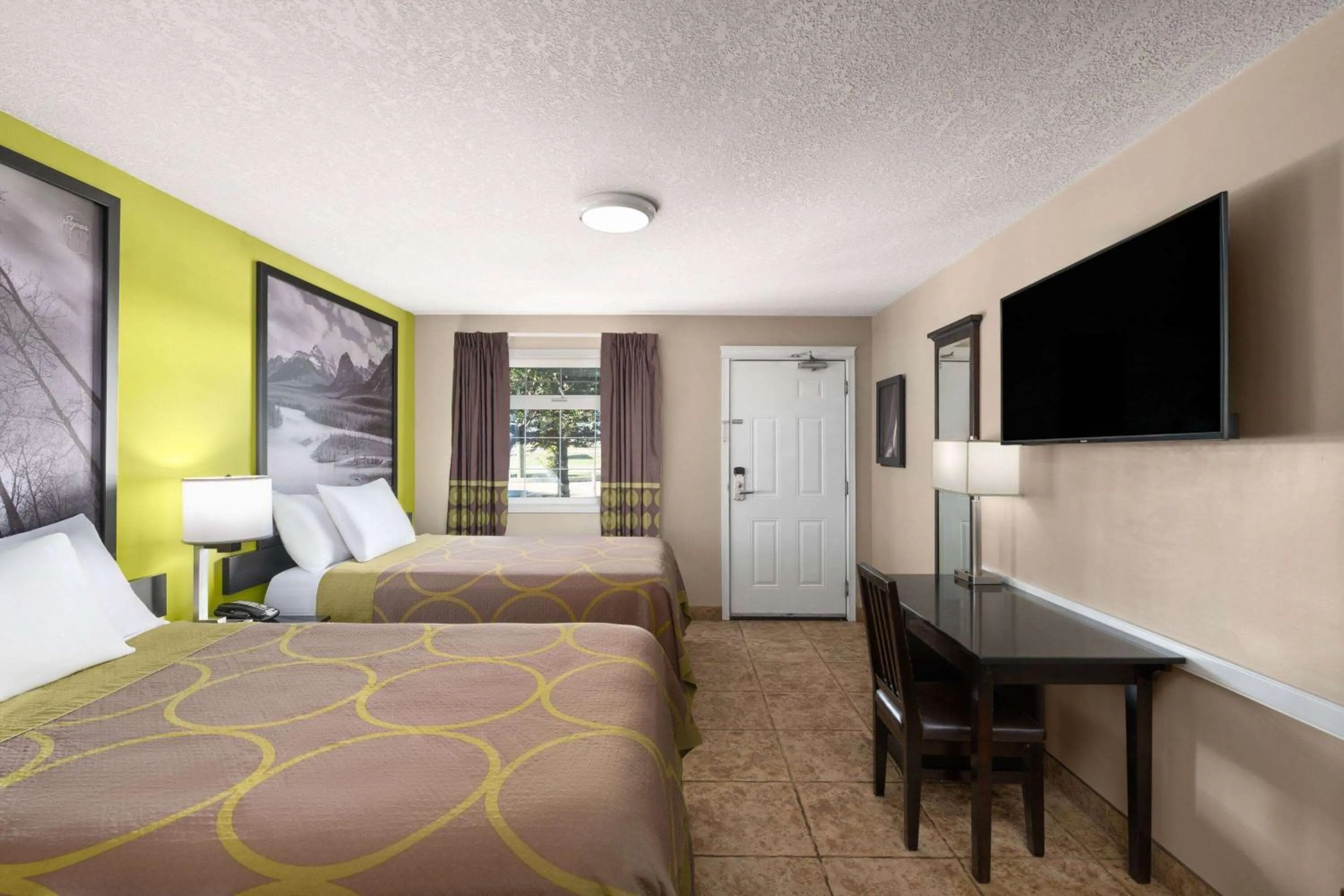 Photo of the whole room, Bed in Super 8 by Wyndham Fort McMurray