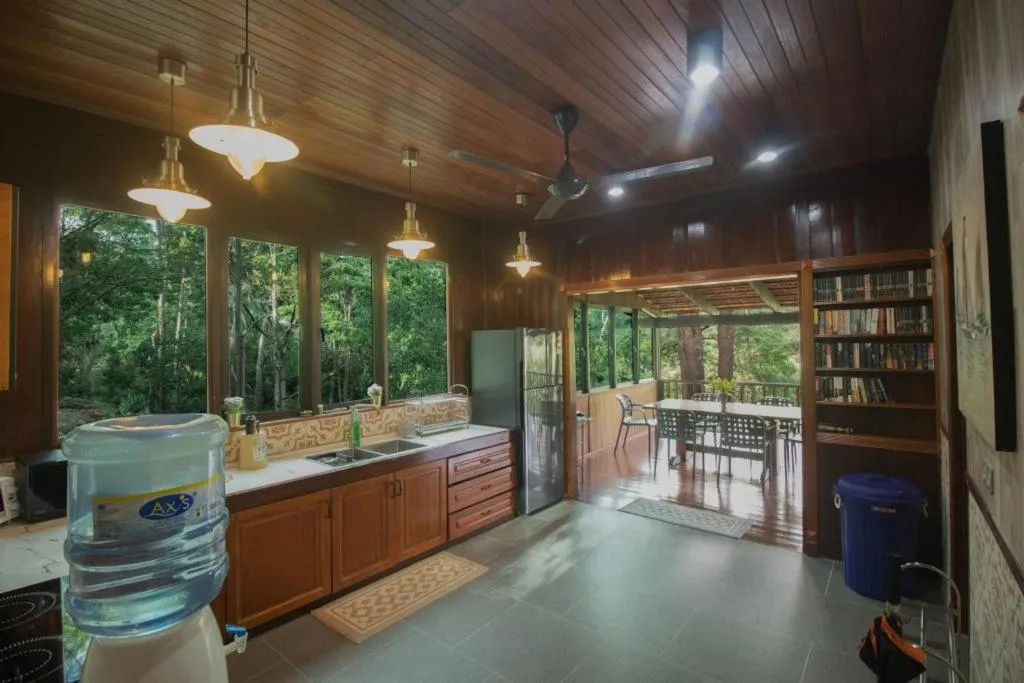 Kitchen or kitchenette in De Serenity - Exclusive Jungle Retreat