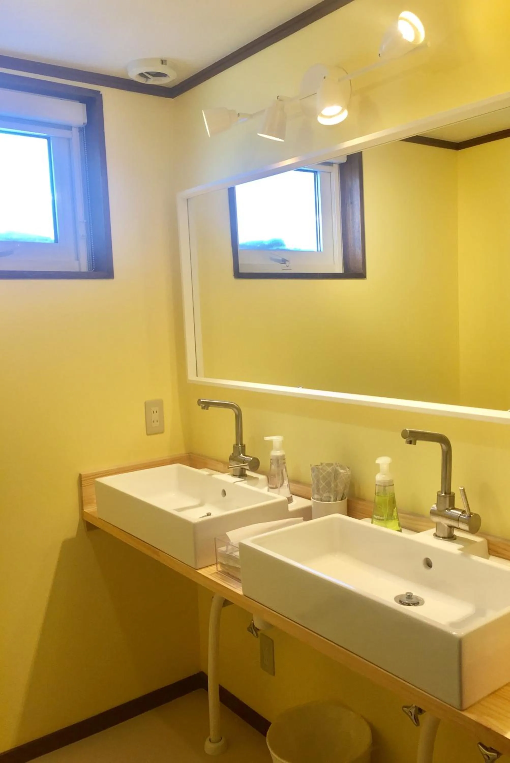 Bathroom in White Rose Inn