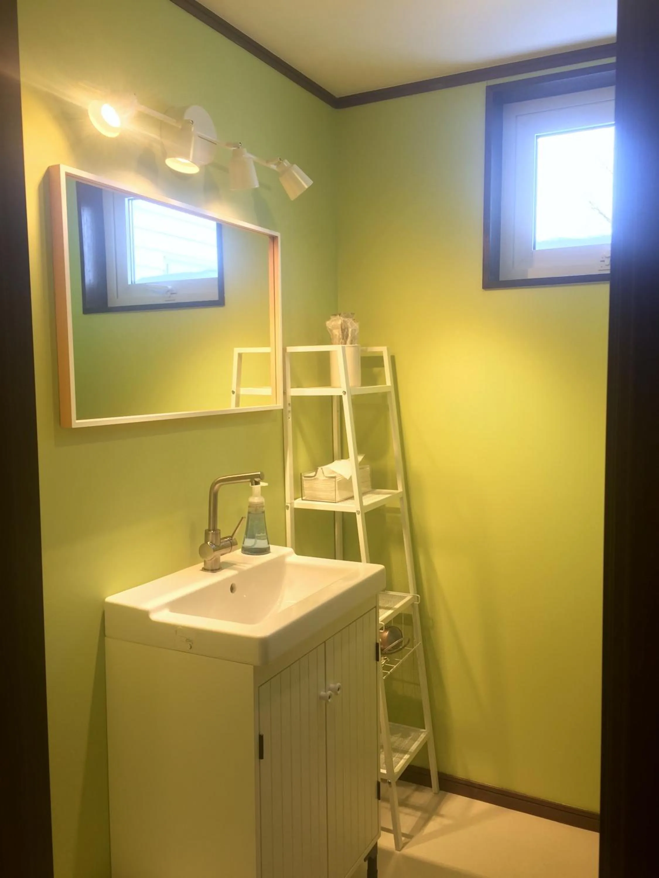 Shower in White Rose Inn