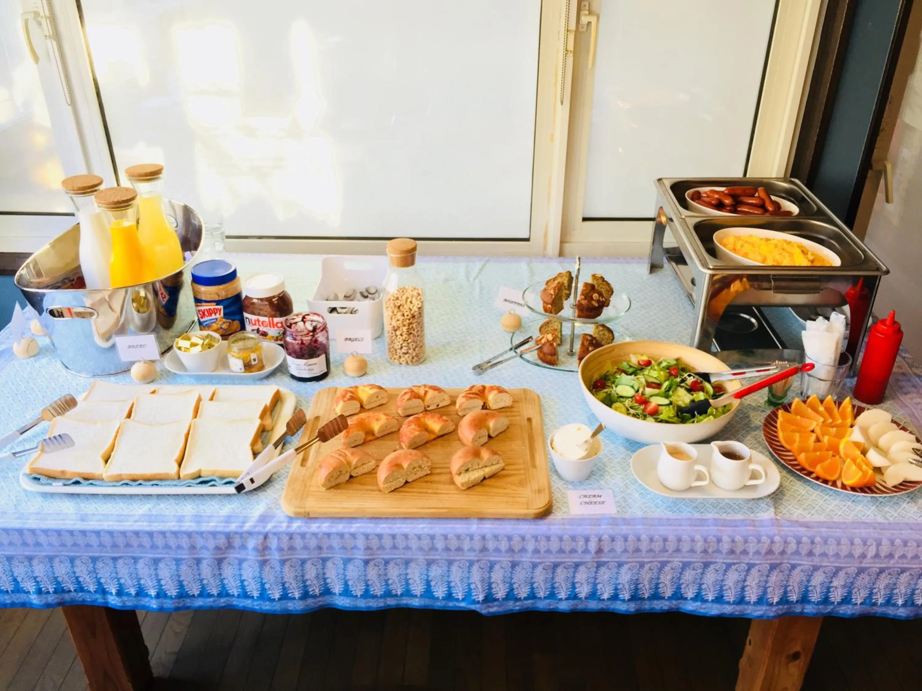 Breakfast in White Rose Inn