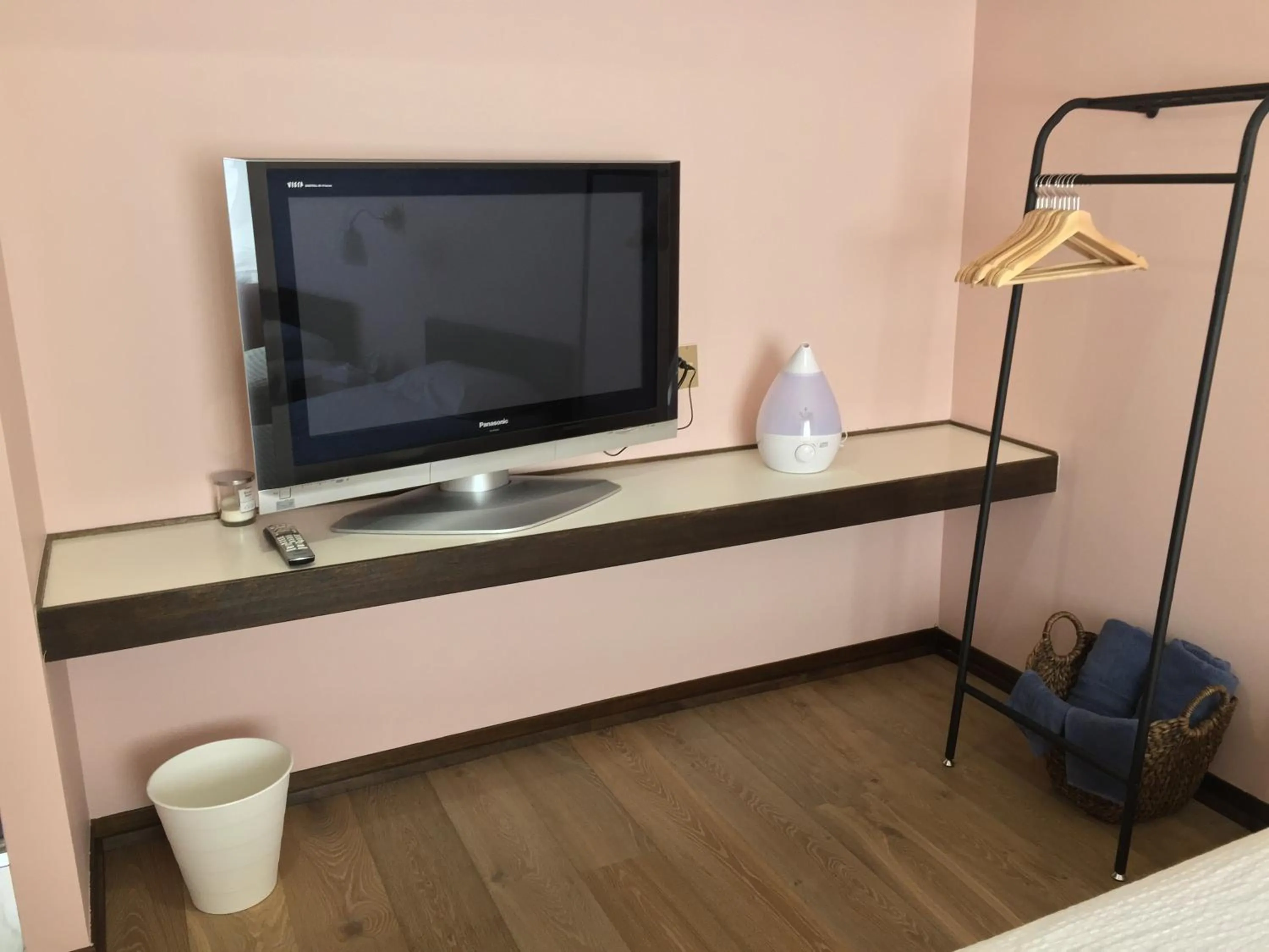 TV and multimedia in White Rose Inn