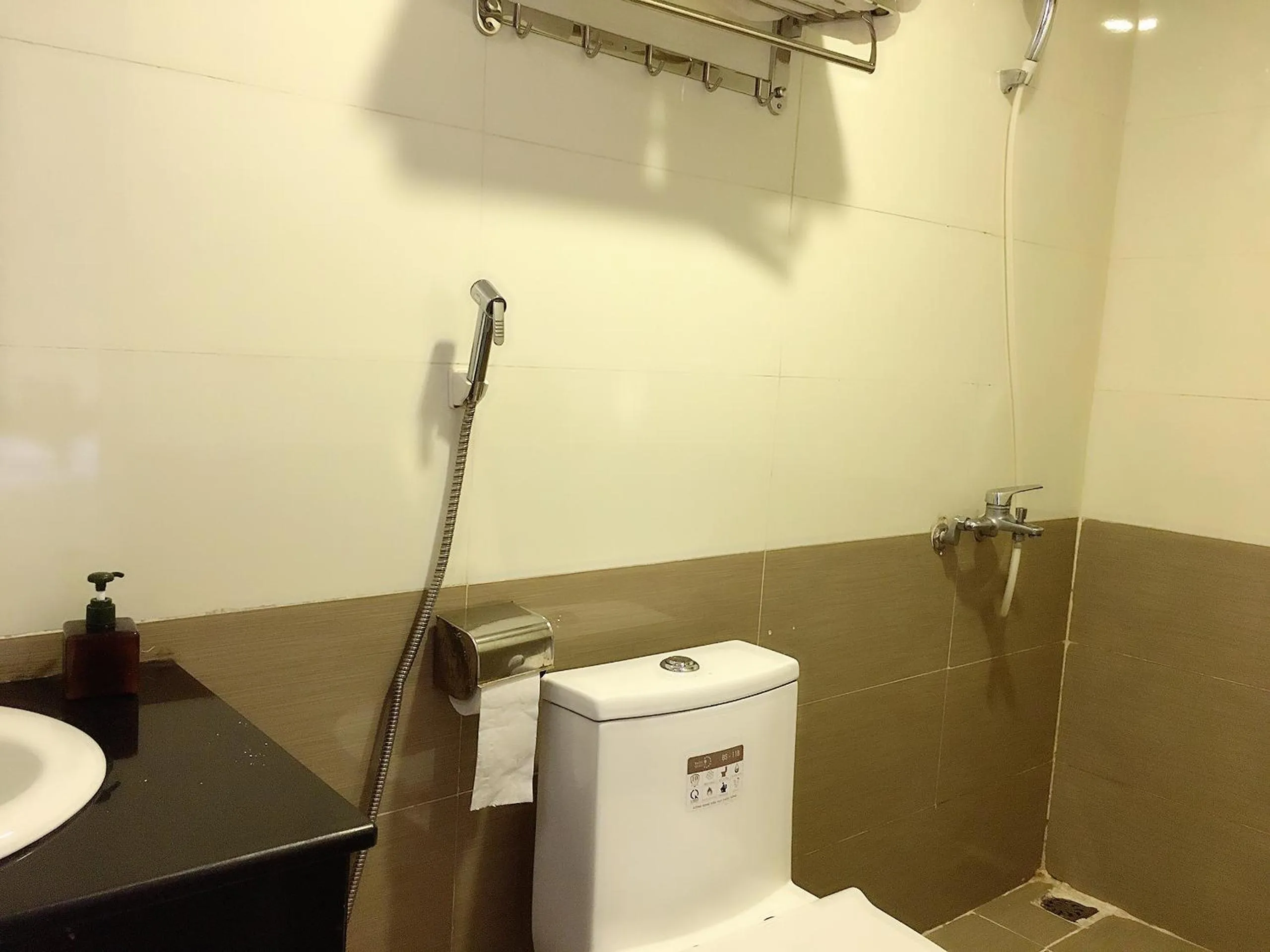 Toilet in Tuyết Mai Hotel