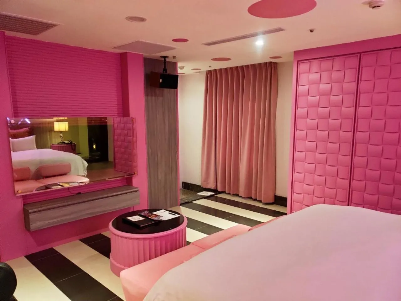 Photo of the whole room, Bed in Discovery Motel - Nangang臺北市旅館349-2號