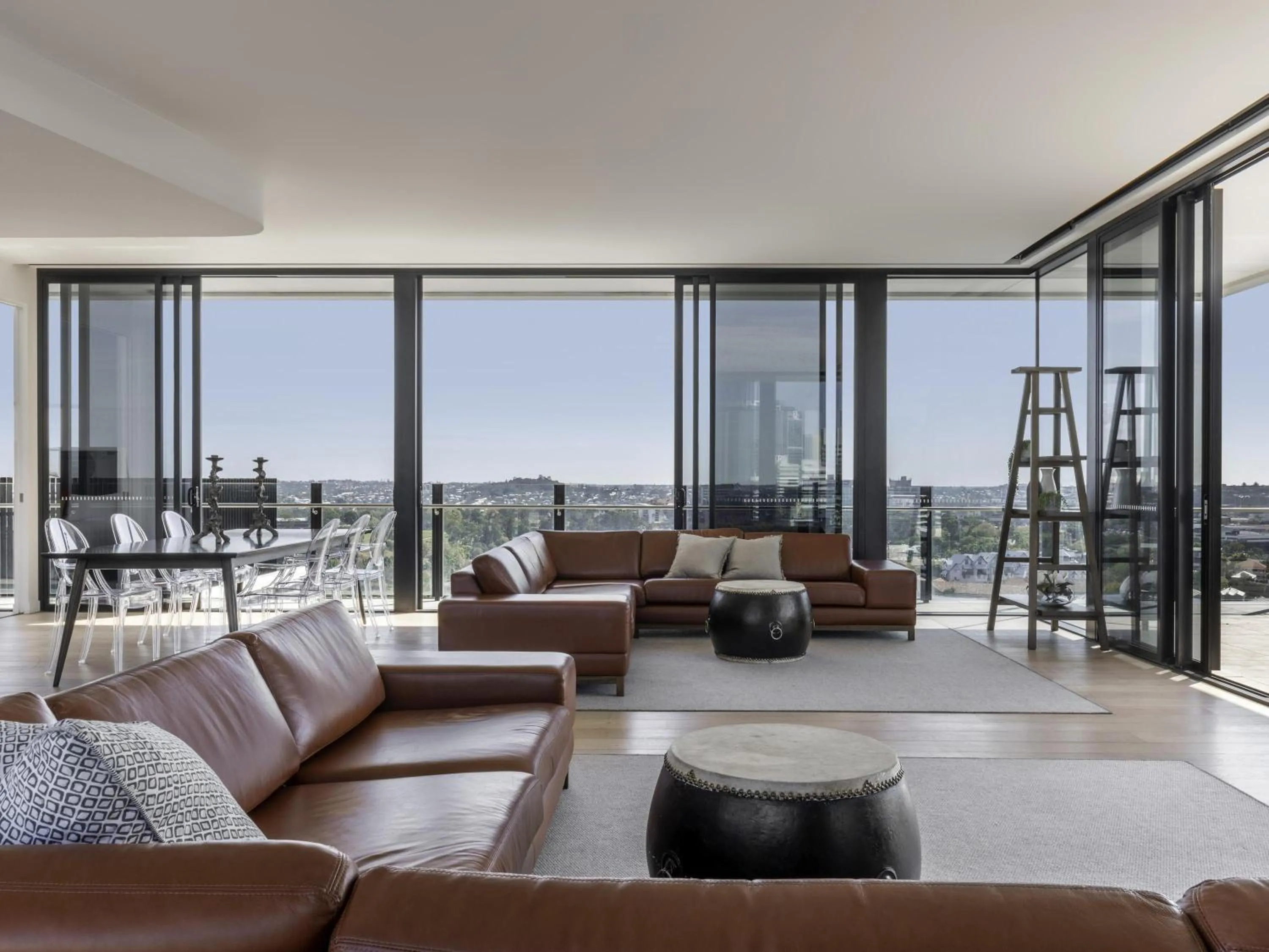 Michael Johnson Penthouse in The Johnson Brisbane - Art Series