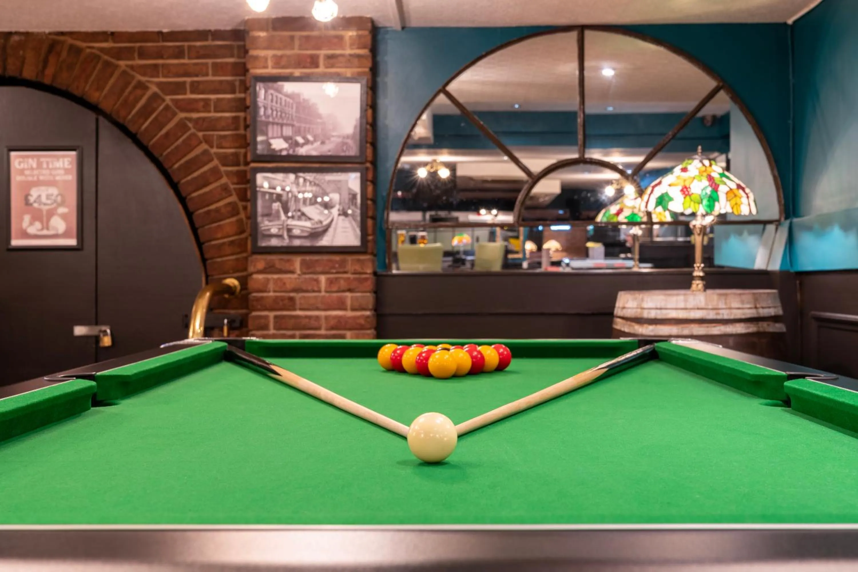 Lounge or bar in Sachas Hotel Manchester