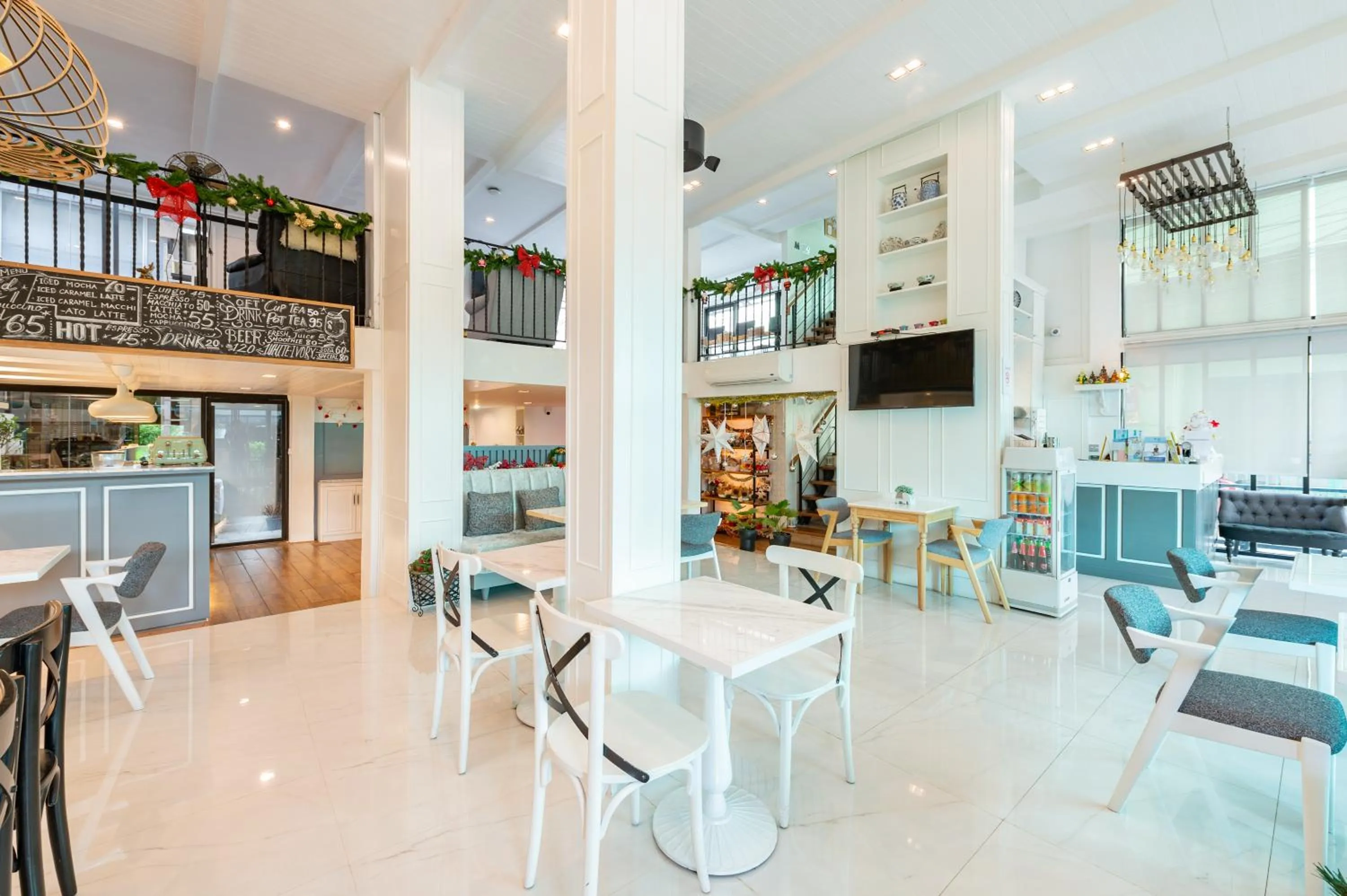 Lobby or reception in White Ivory Bed And Breakfast