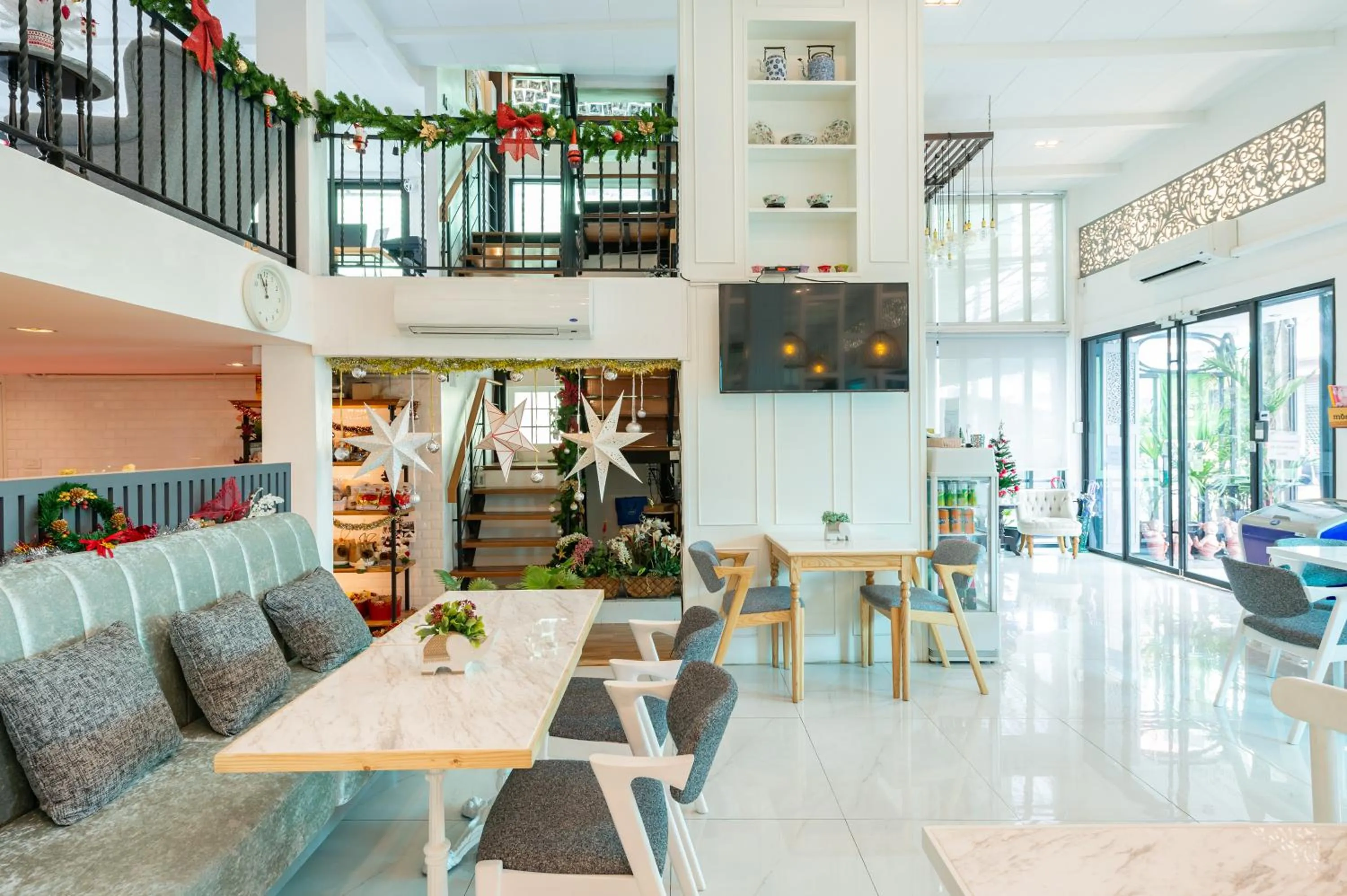 White Ivory Bed And Breakfast