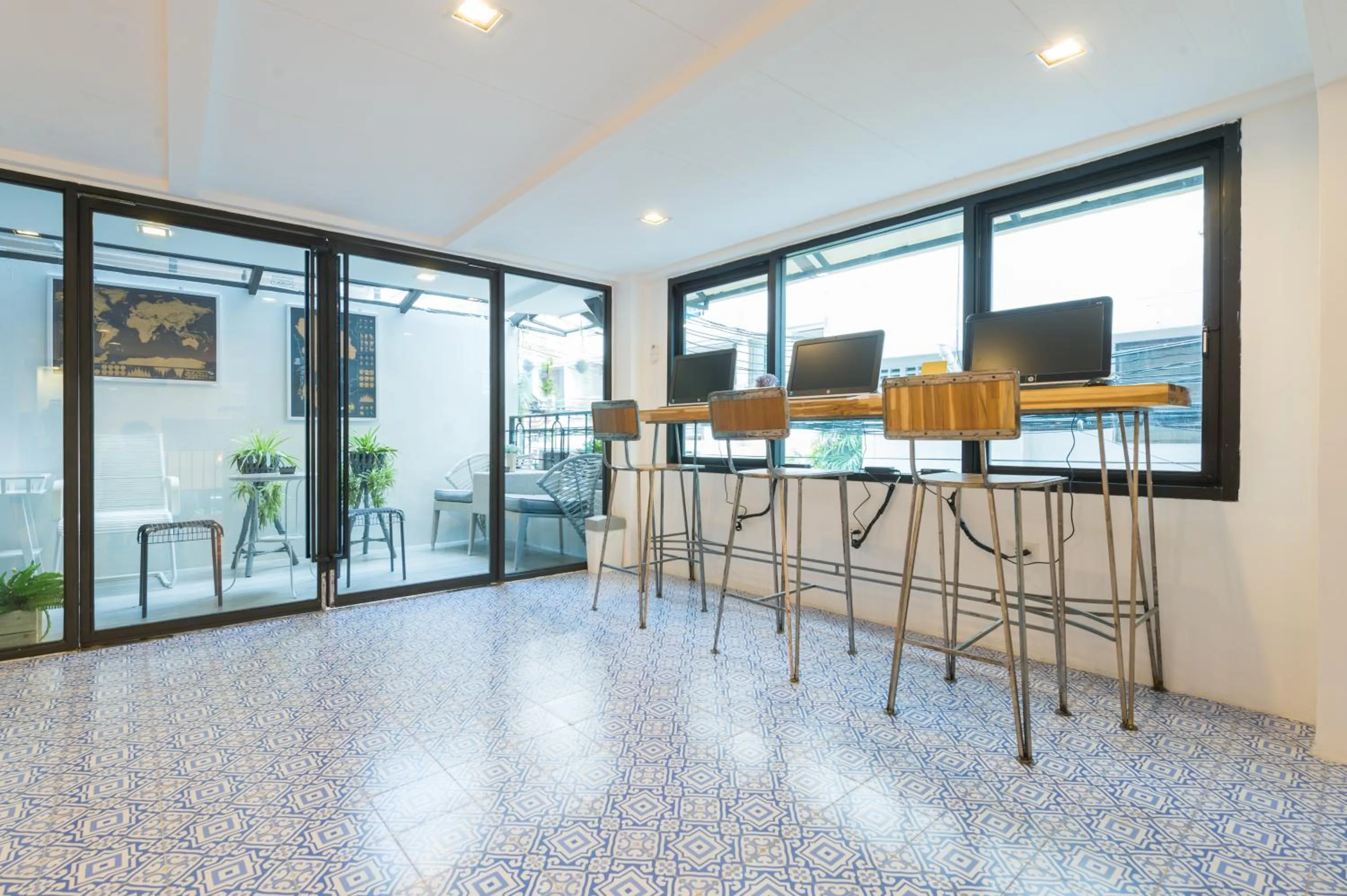 Game Room in White Ivory Bed And Breakfast