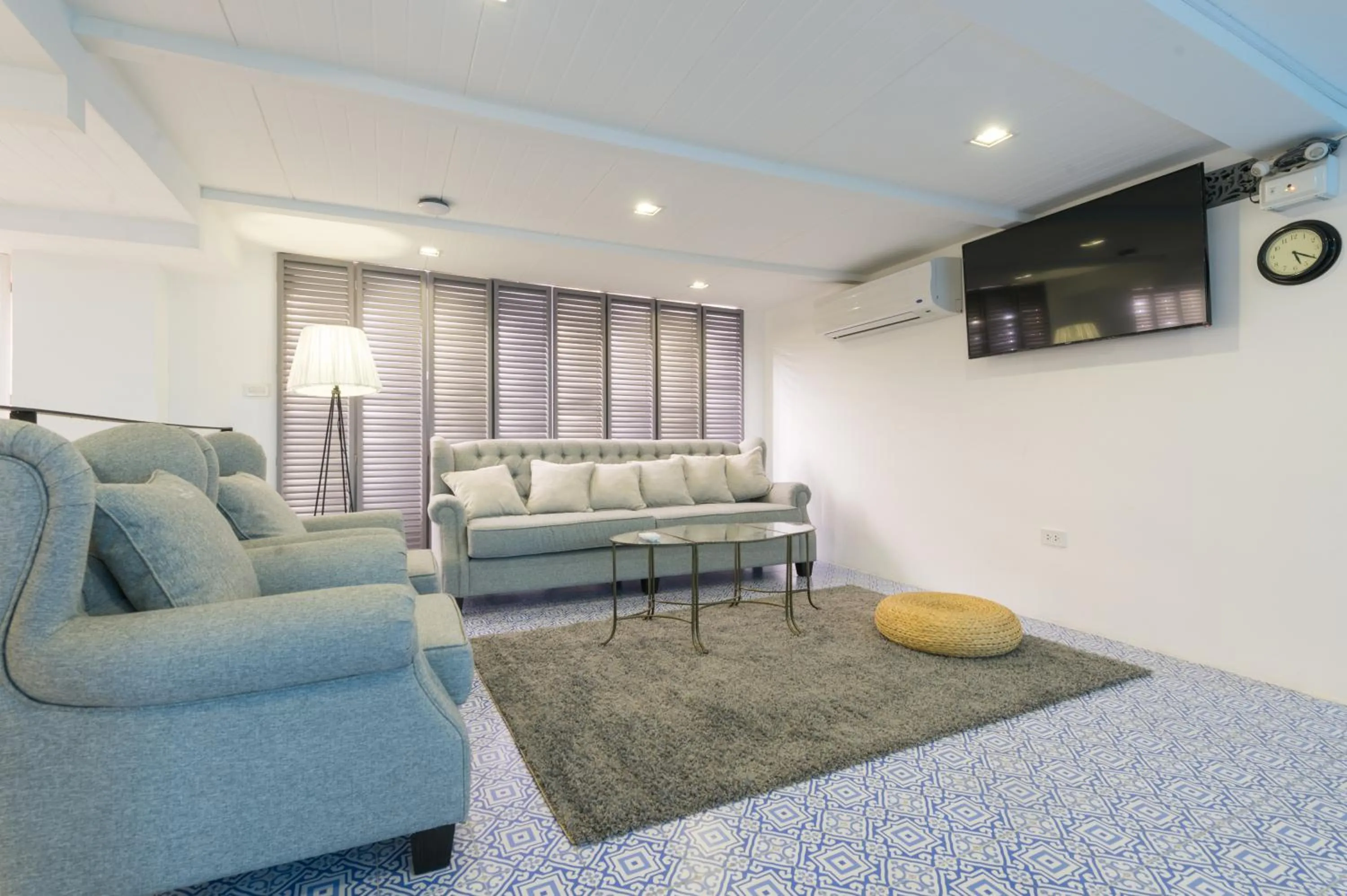 Communal lounge/ TV room in White Ivory Bed And Breakfast