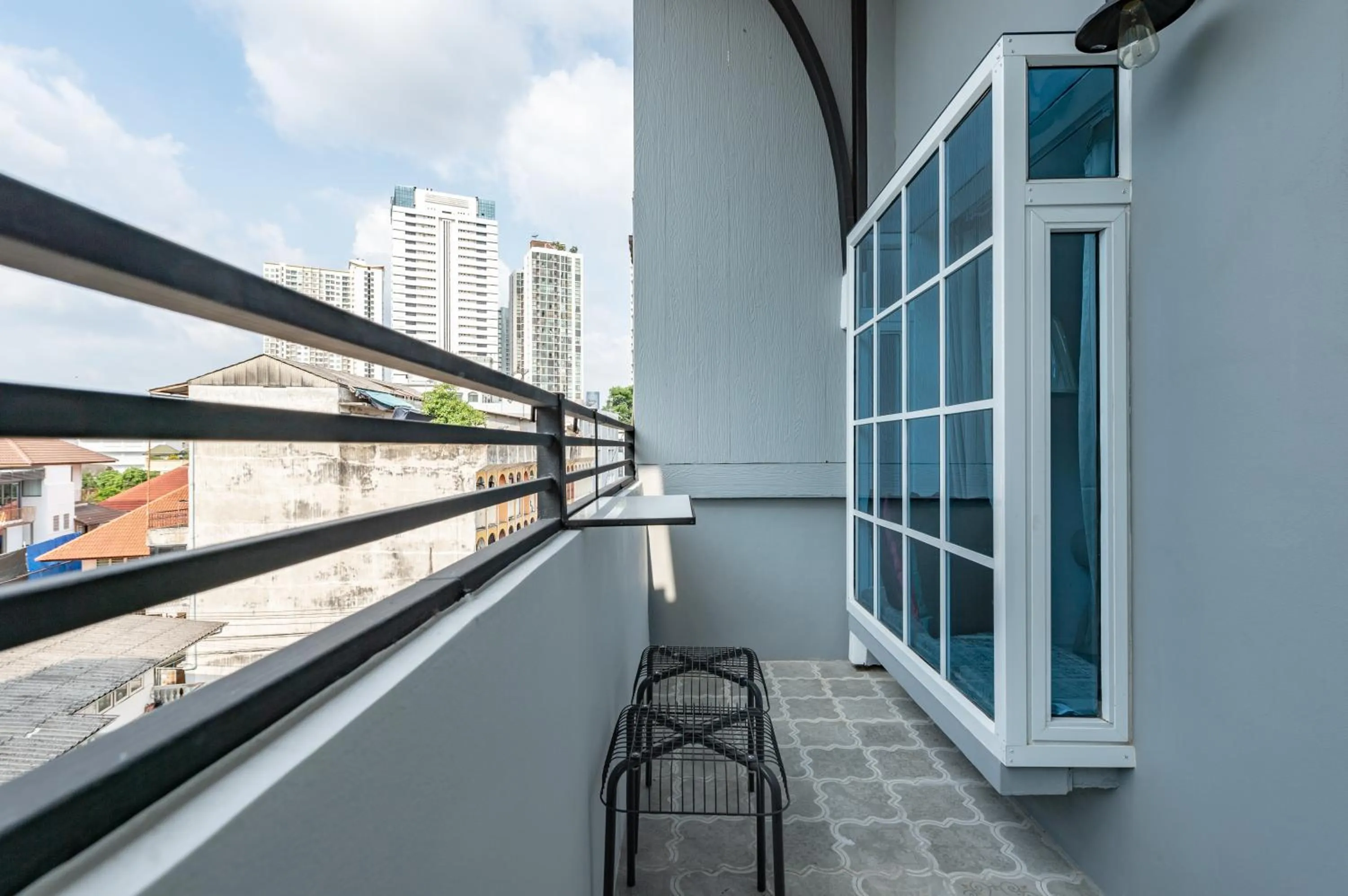 Balcony/Terrace in White Ivory Bed And Breakfast