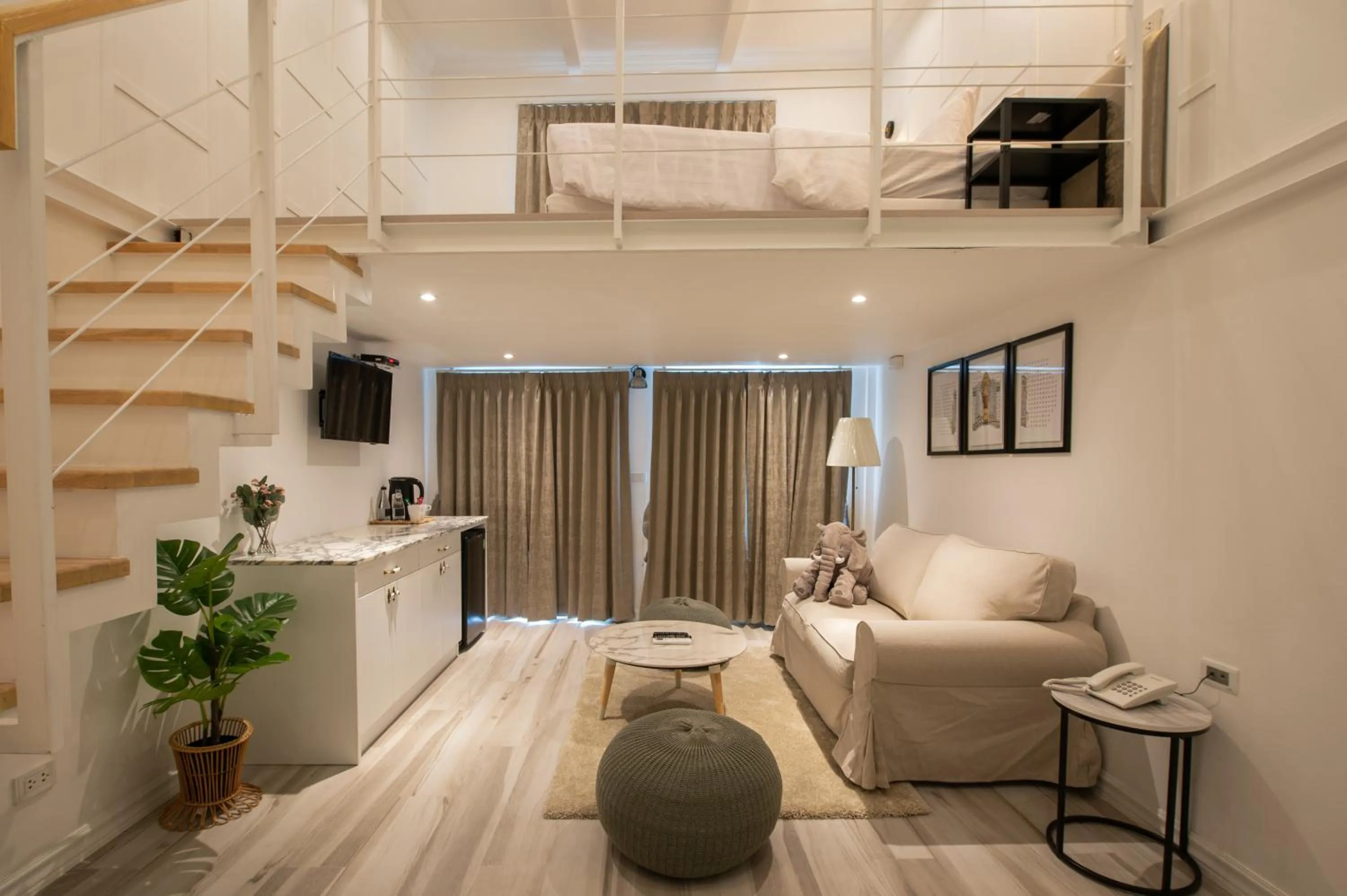 White Ivory Bed And Breakfast