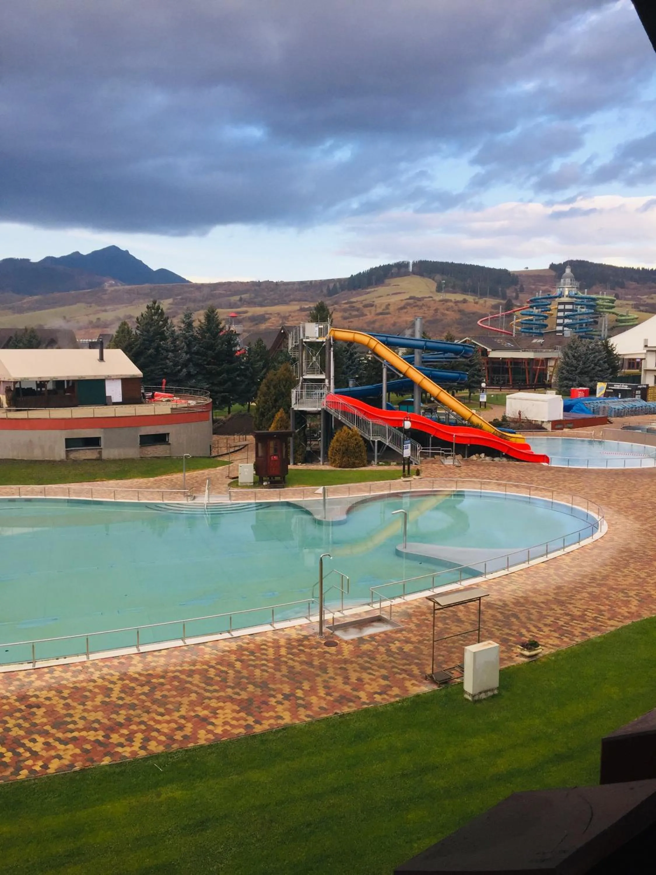 Pool view in Apartmán Bešeňová