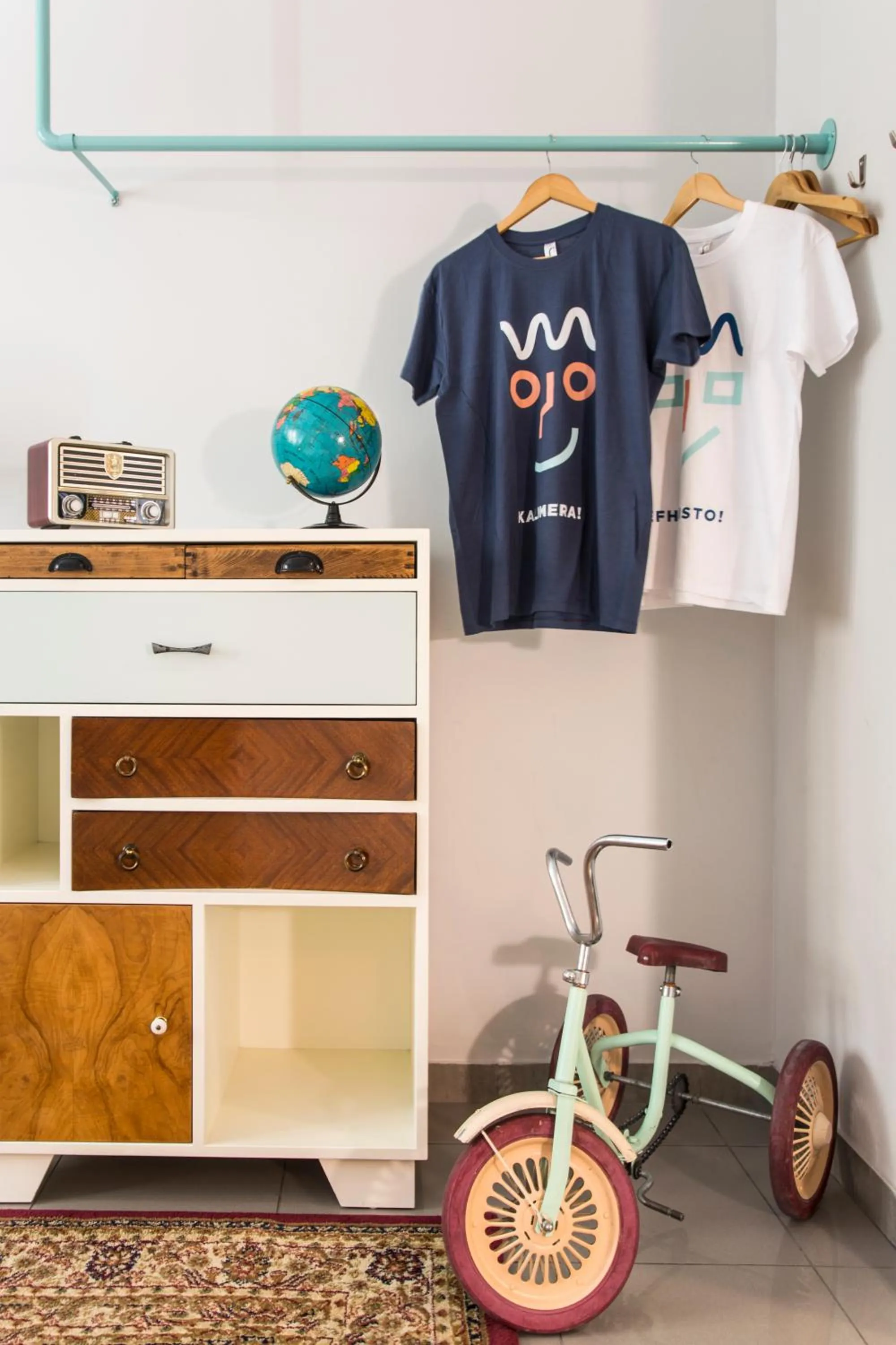 Photo of the whole room in The Caravan