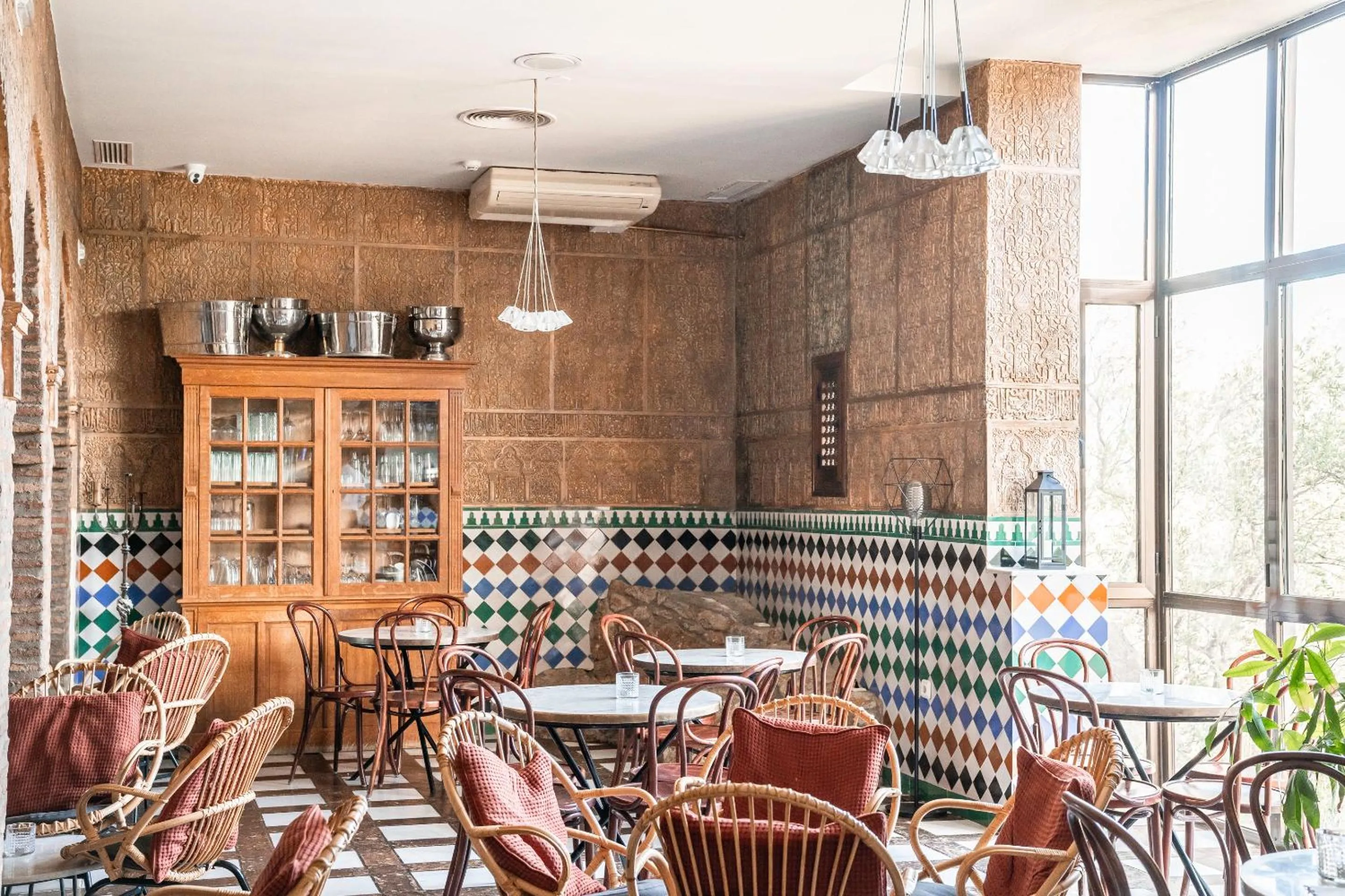 Restaurant/places to eat in Hotel Castillo de Monda