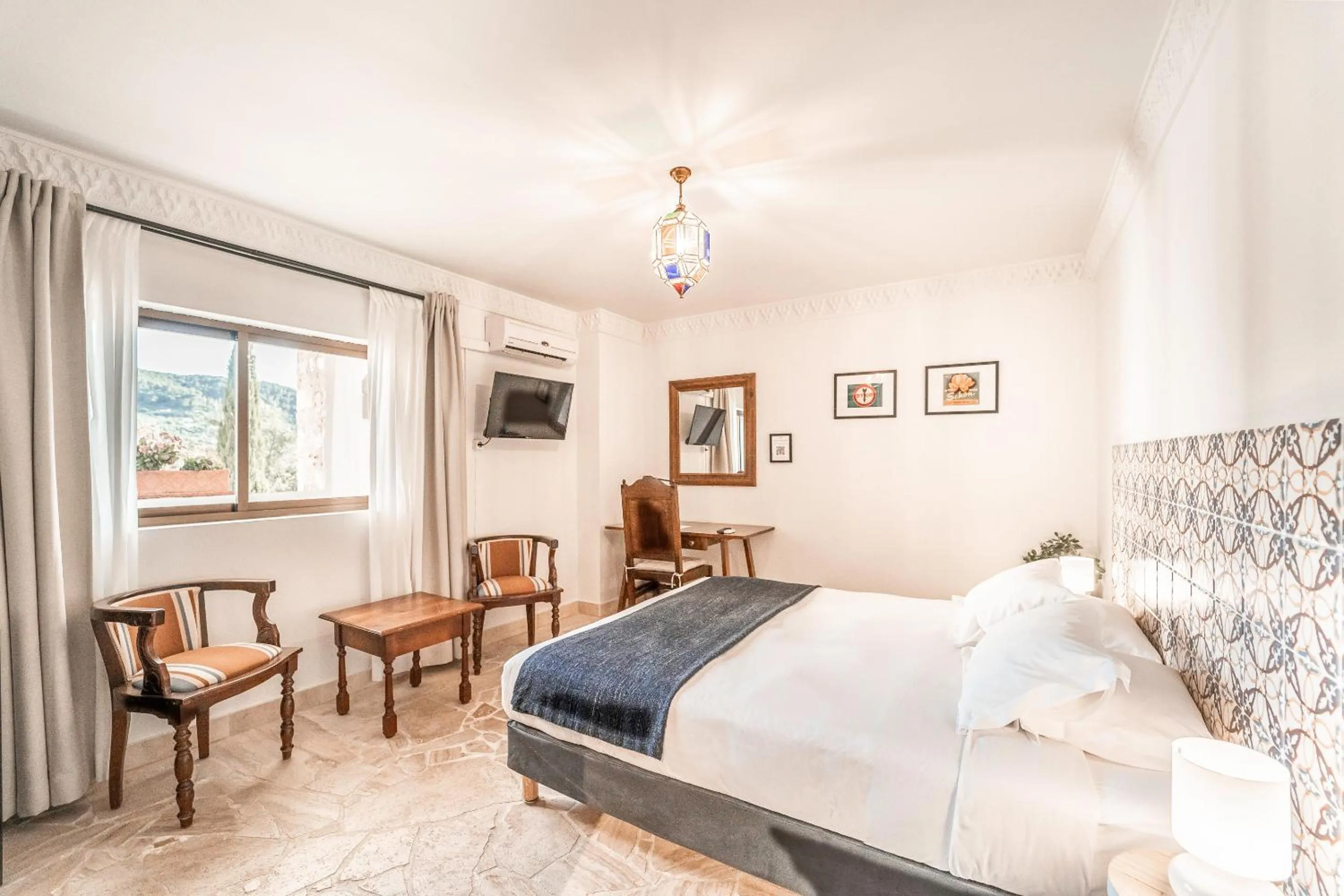 Photo of the whole room, Bed in Hotel Castillo de Monda