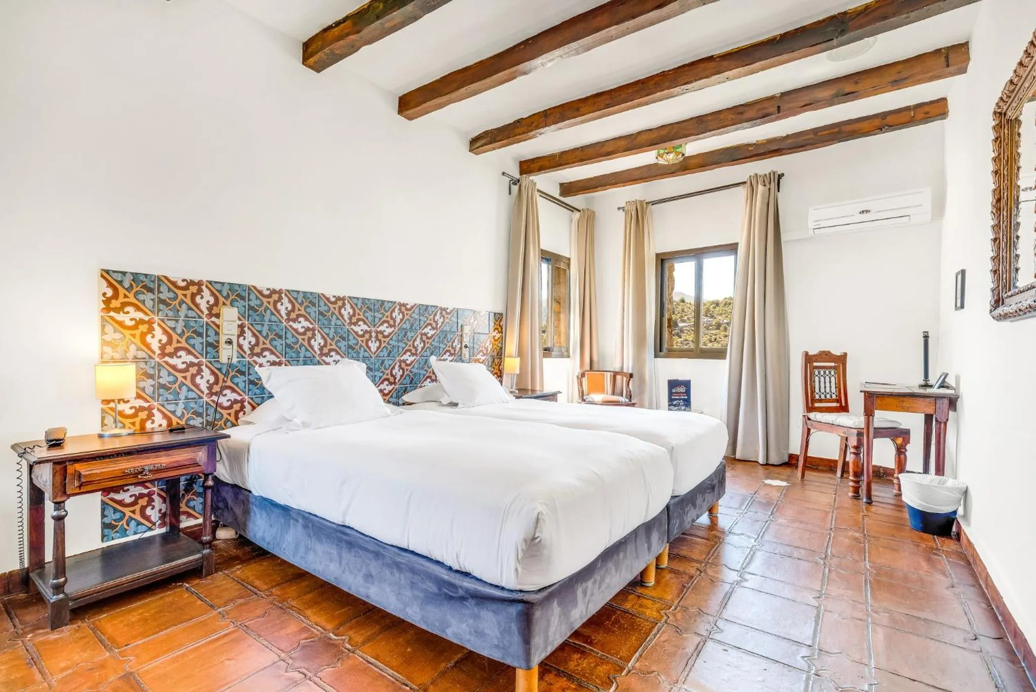 Bedroom, Bed in Hotel Castillo de Monda