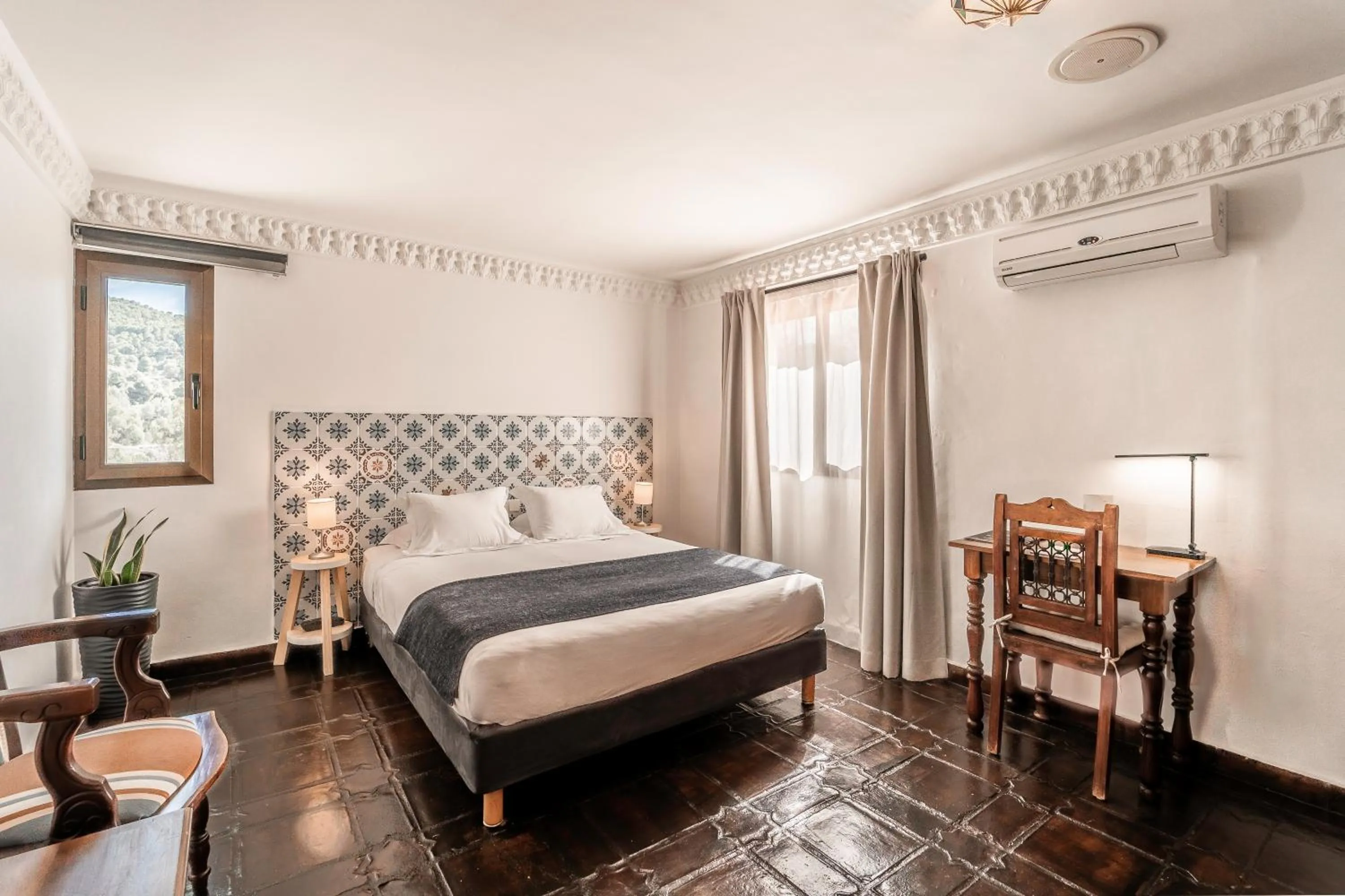 Photo of the whole room, Bed in Hotel Castillo de Monda