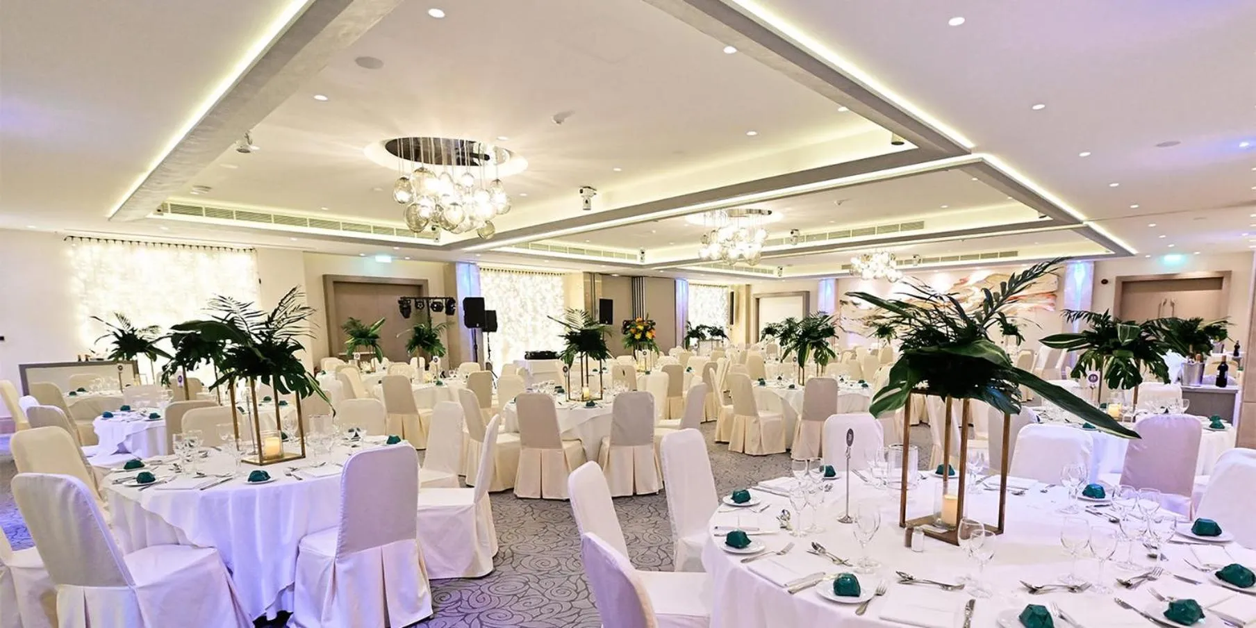 Meeting/conference room in Crowne Plaza Limassol by IHG