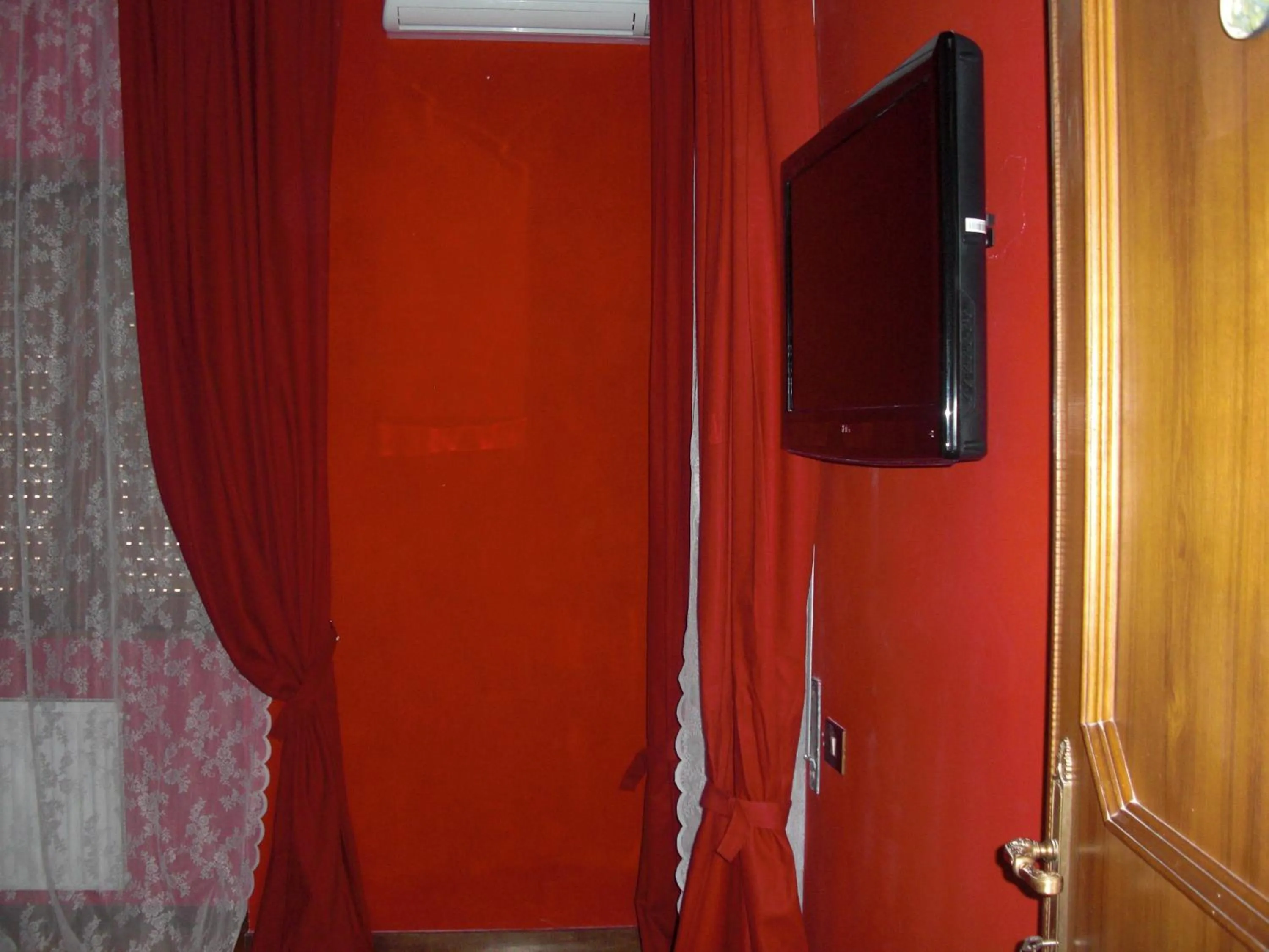 Decorative detail in La Maison Blanche