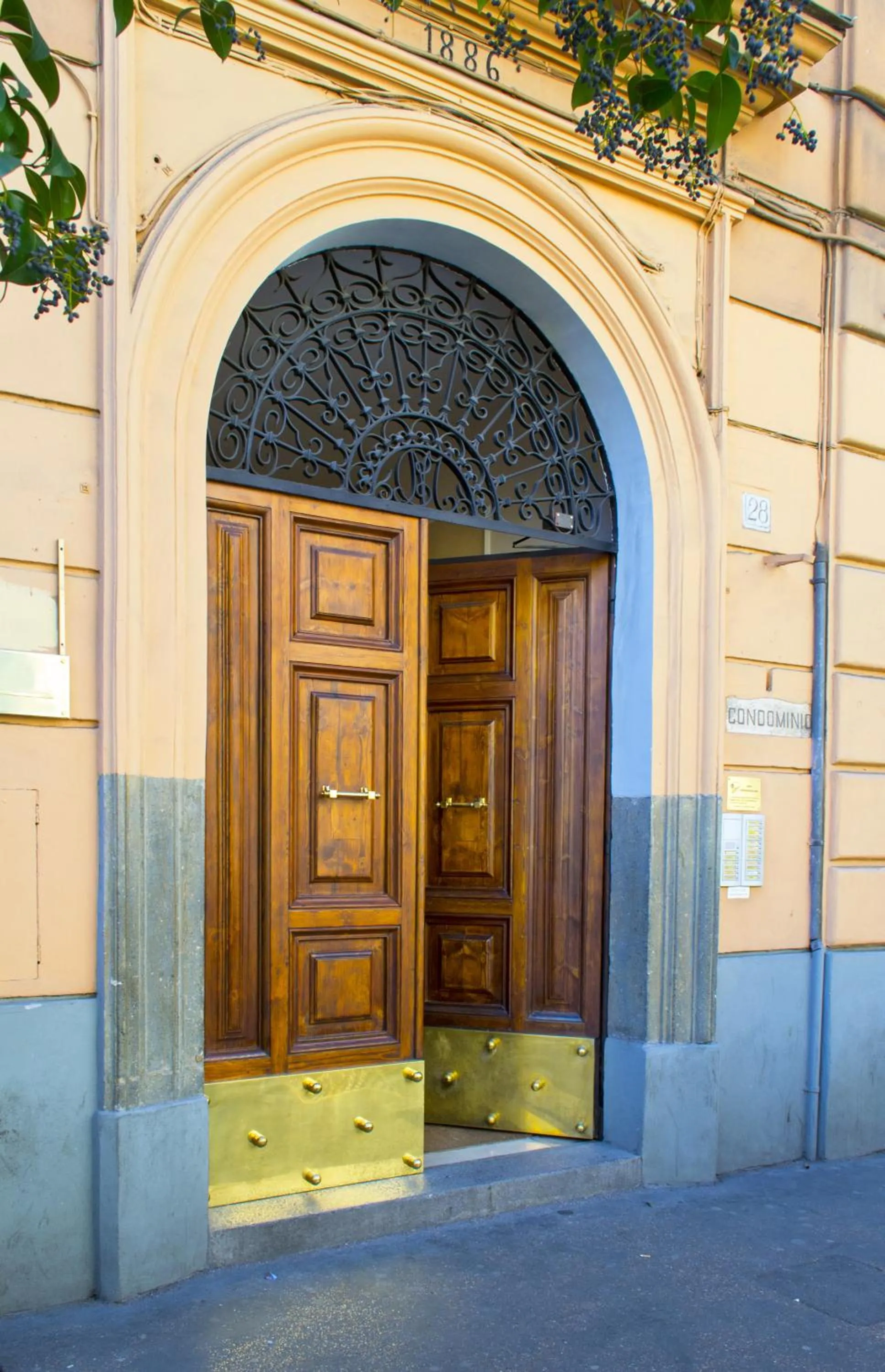 Facade/entrance in Colonna Luxury Suites