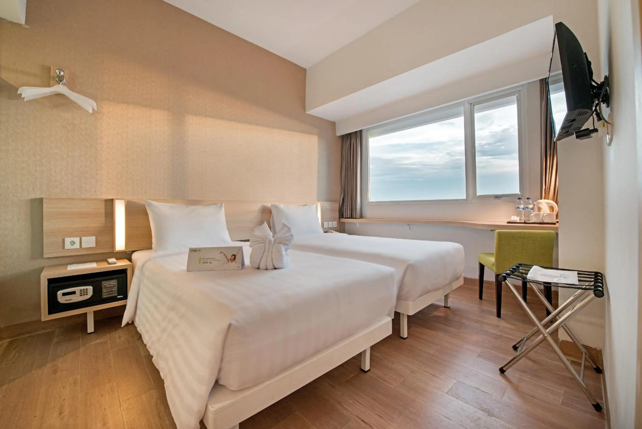 Shower in Whiz Prime Hotel Hasanuddin Makassar