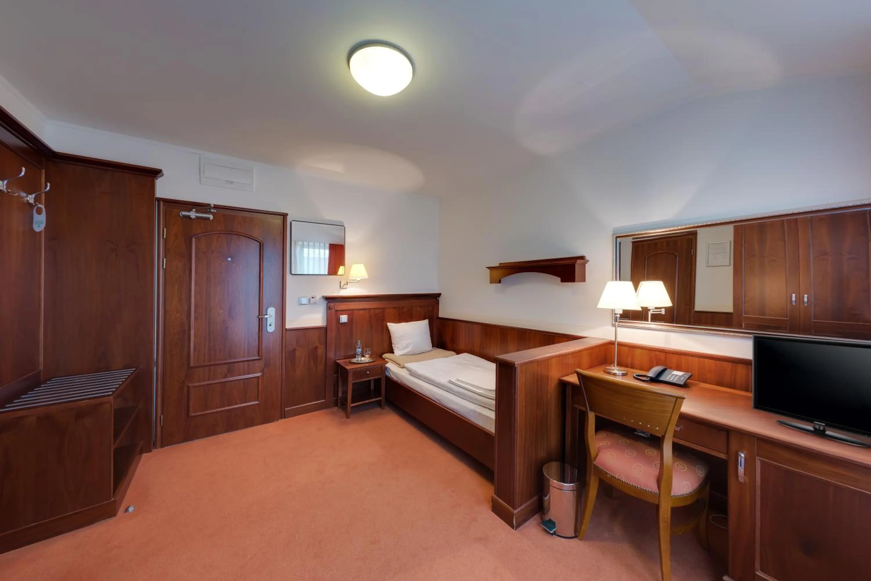 Photo of the whole room, Bed in Hotel Torysa