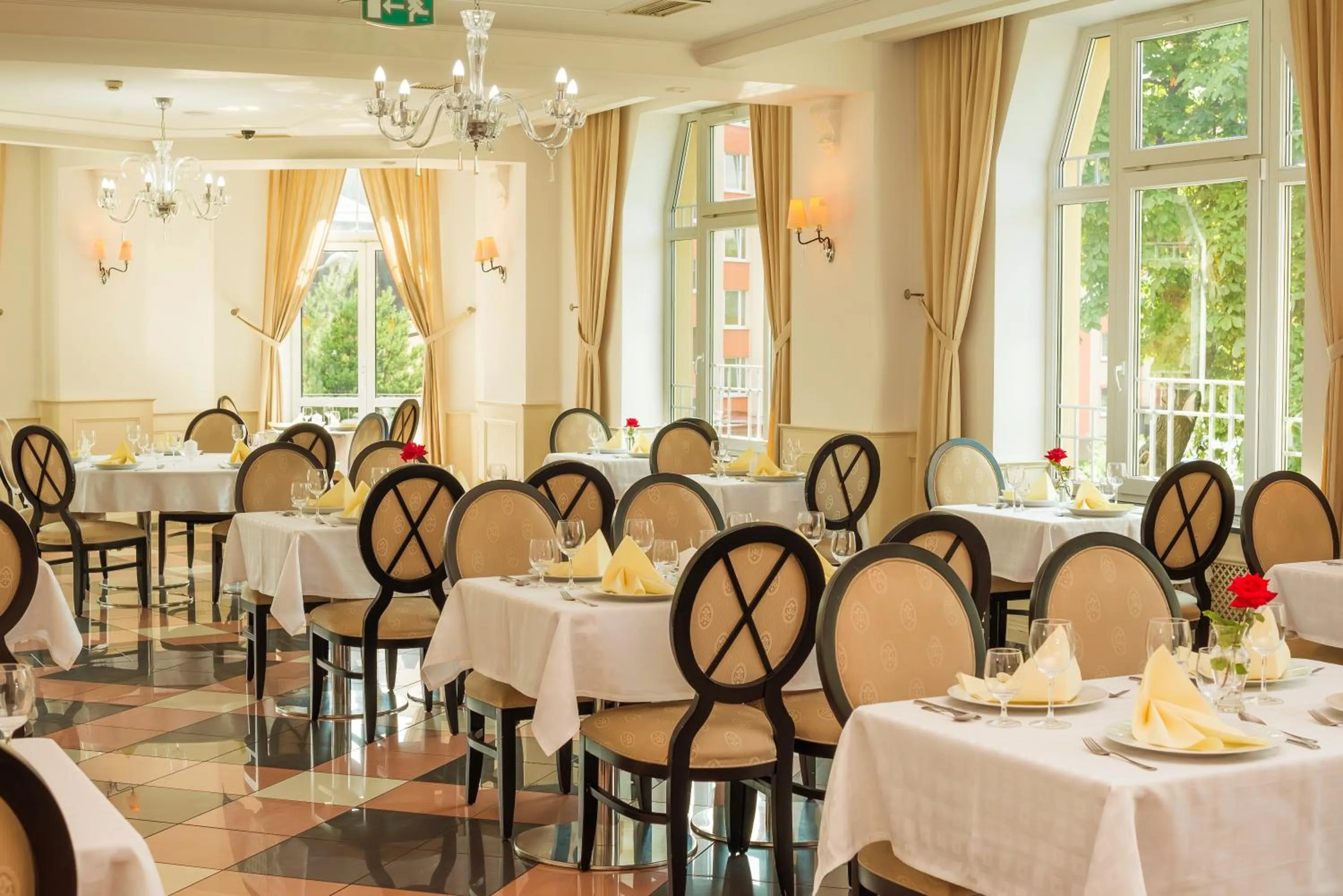 Restaurant/places to eat in Hotel Torysa