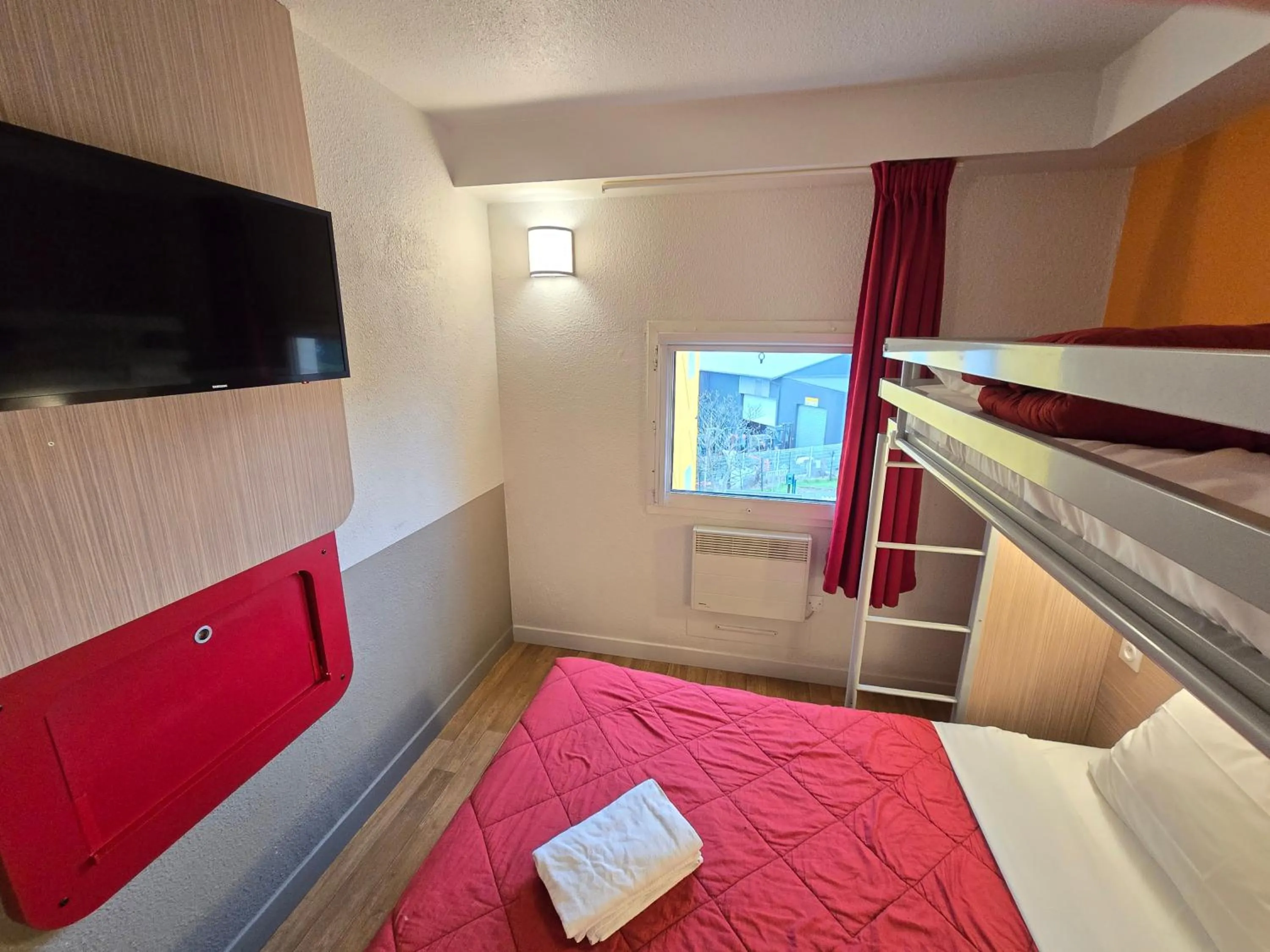 Bed in Premiere Classe Angers Est - St Barthelemy D'Anjou