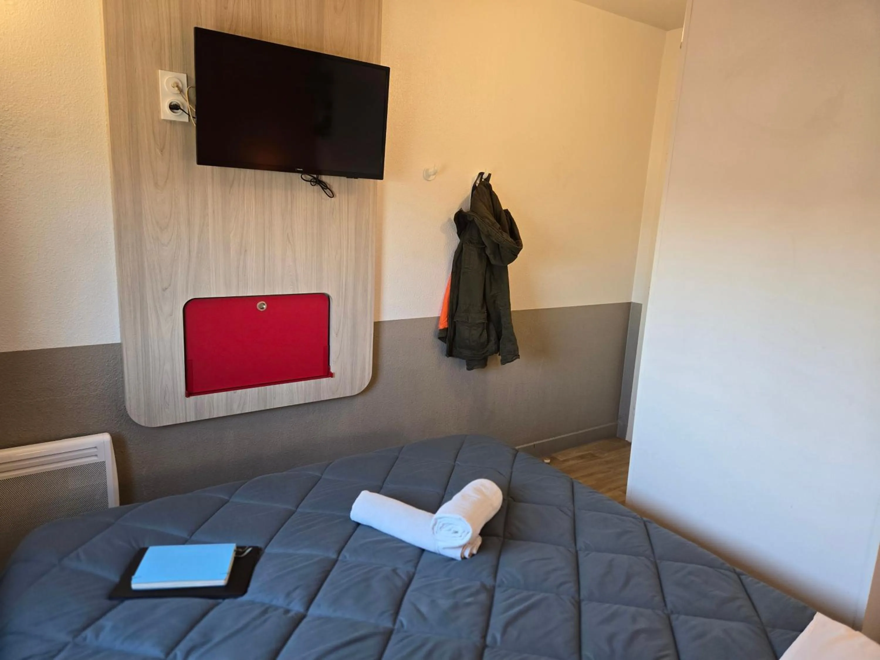 Bed in Premiere Classe Angers Est - St Barthelemy D'Anjou