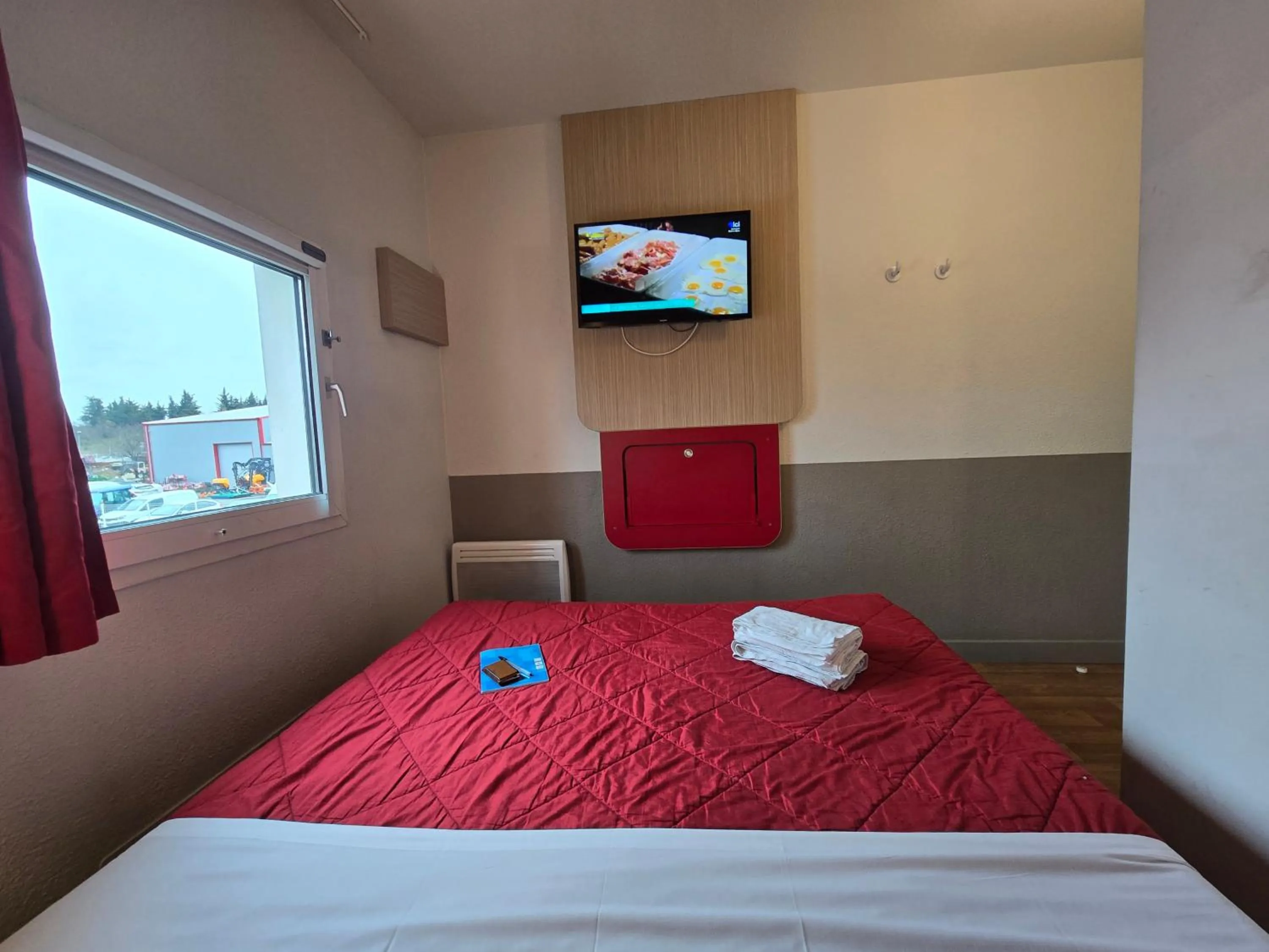 Bed in Premiere Classe Angers Est - St Barthelemy D'Anjou