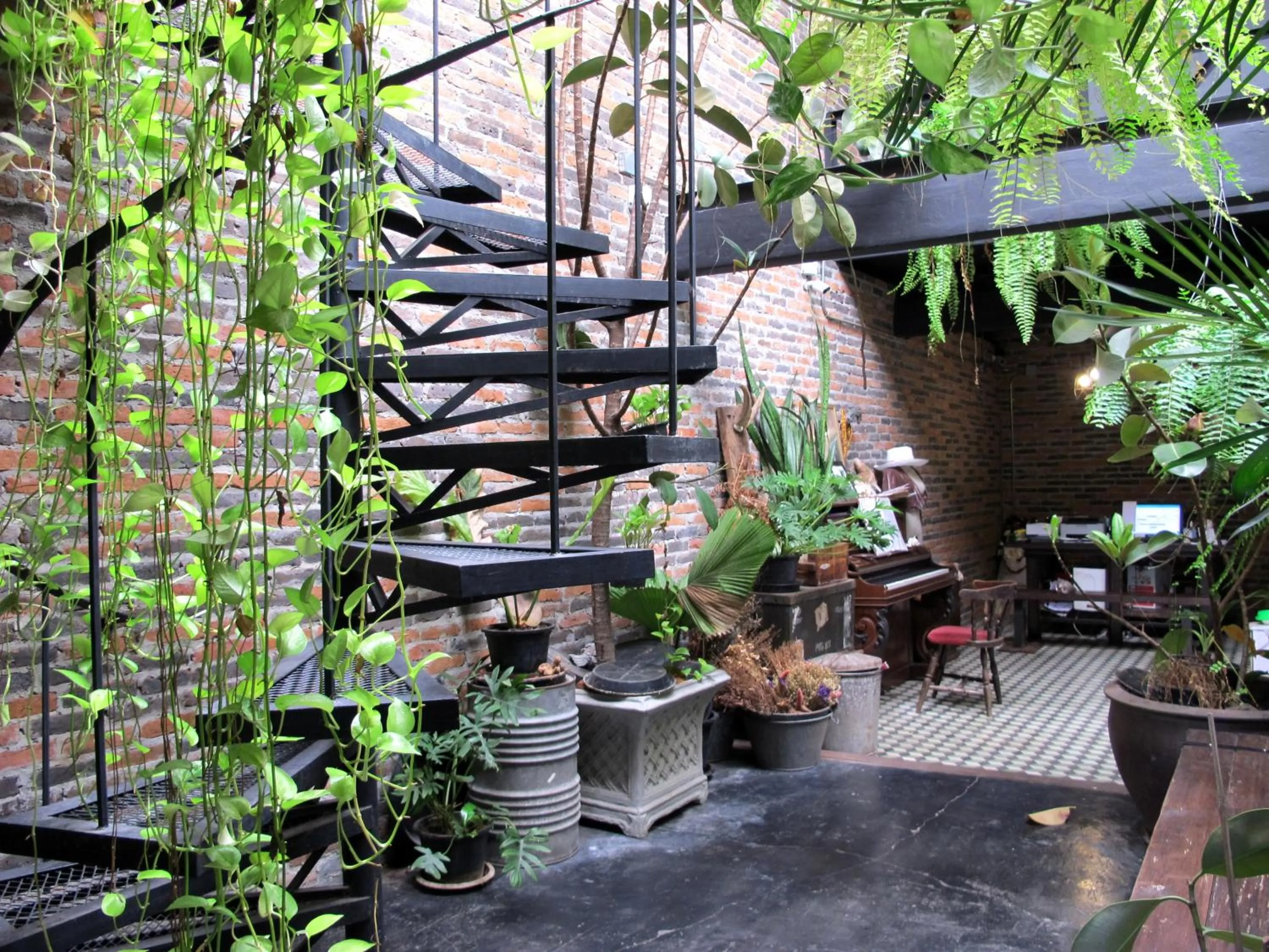 Area and facilities in J No.14