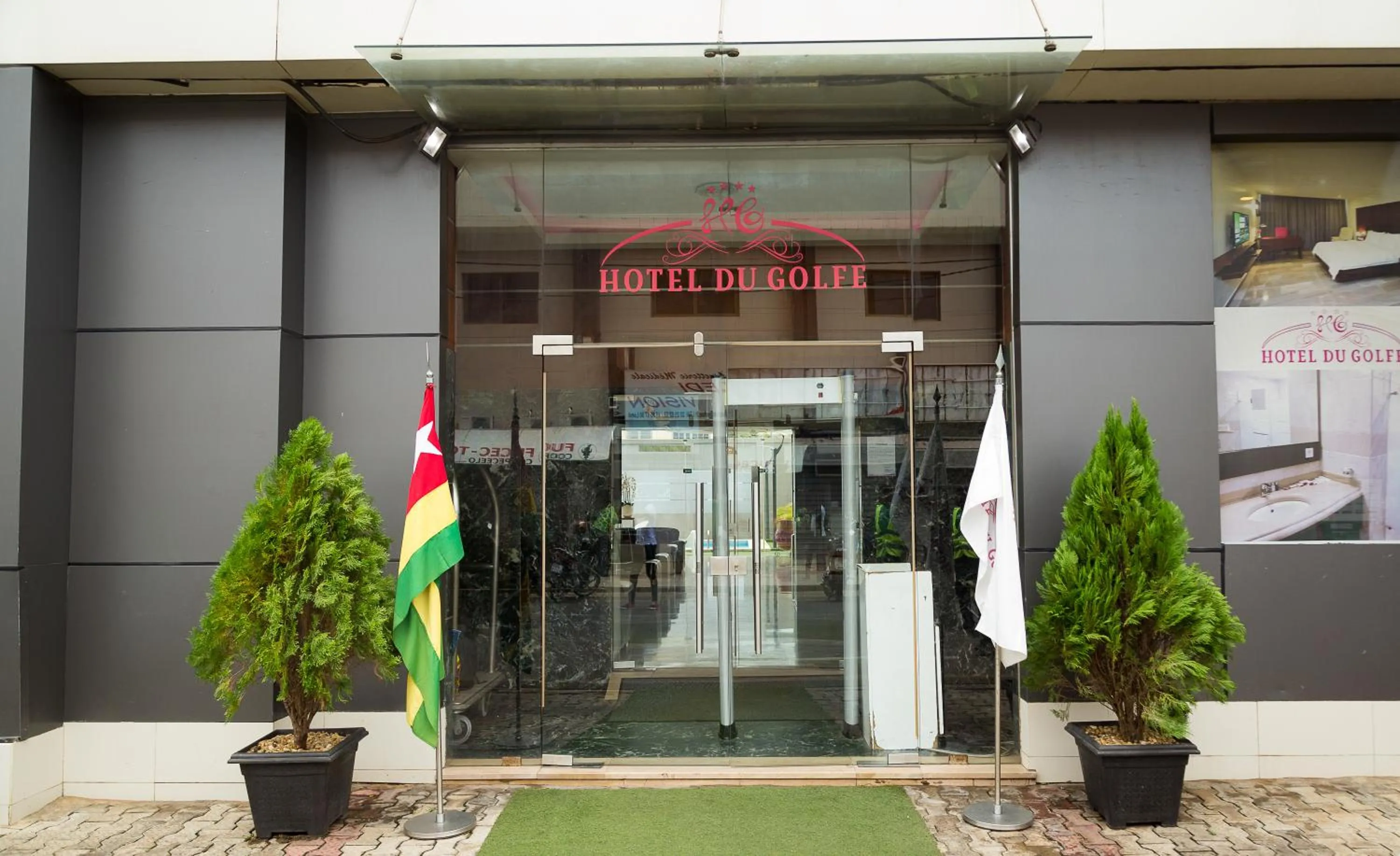 Facade/entrance in Hotel du Golfe