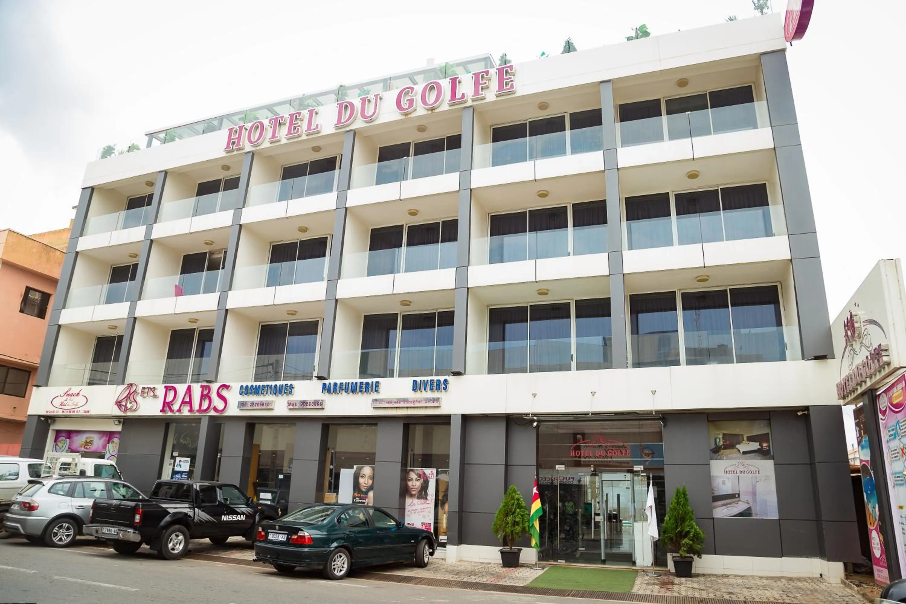 Facade/entrance in Hotel du Golfe