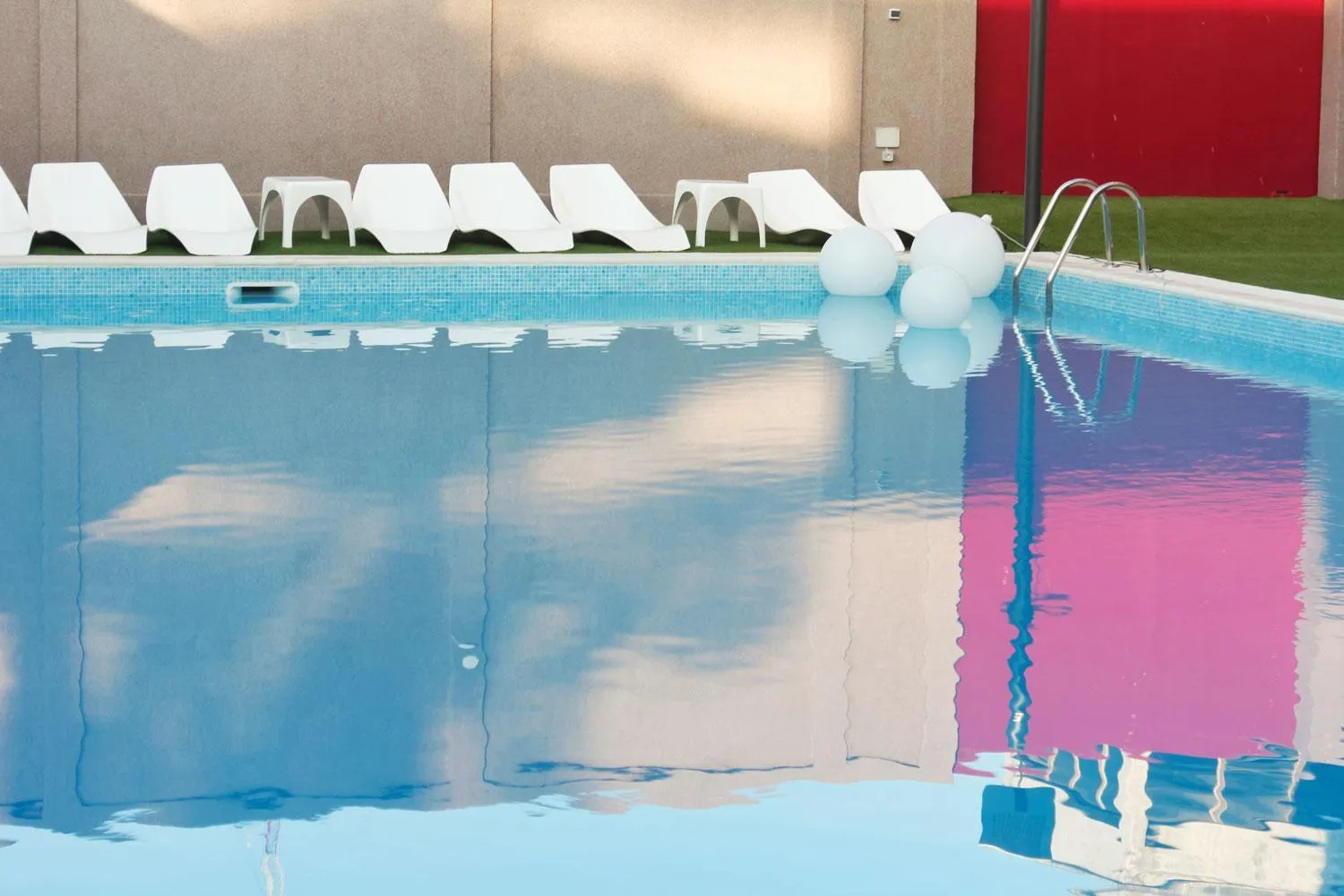 Swimming pool in Hotel du Golfe