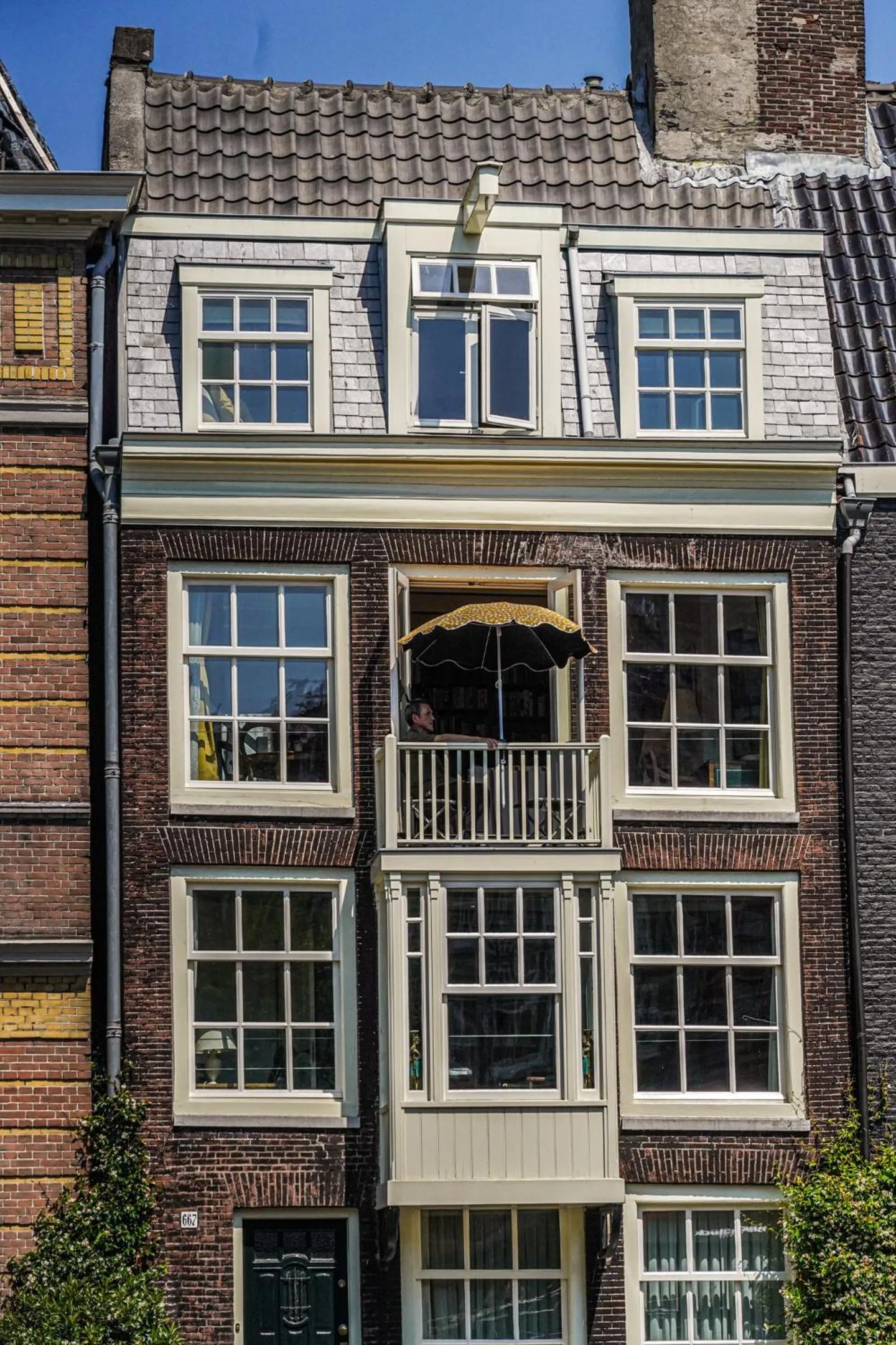 Property building in The Balcony at Prinsen Canal apartment Amsterdam