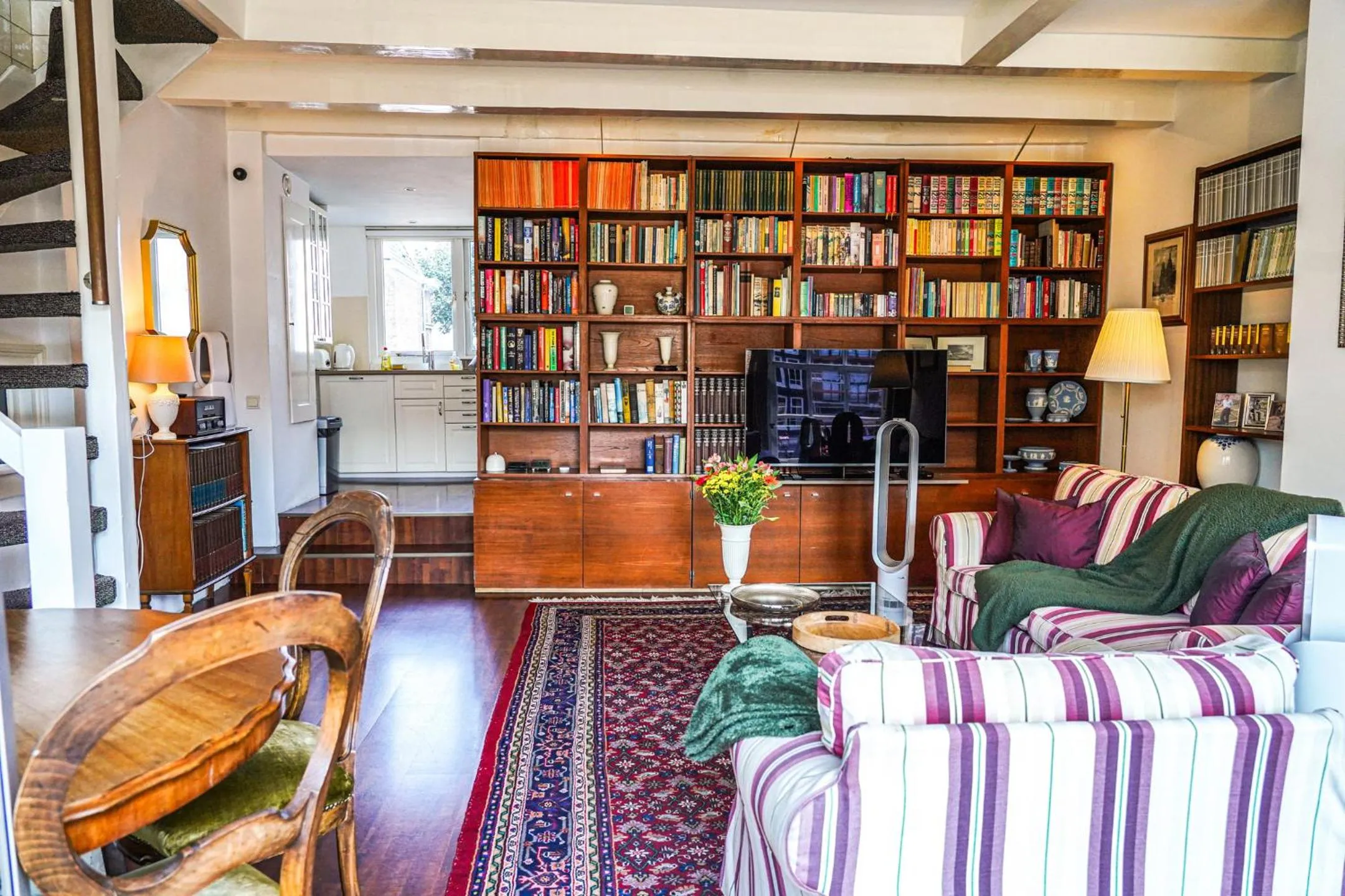 Living room in The Balcony at Prinsen Canal apartment Amsterdam
